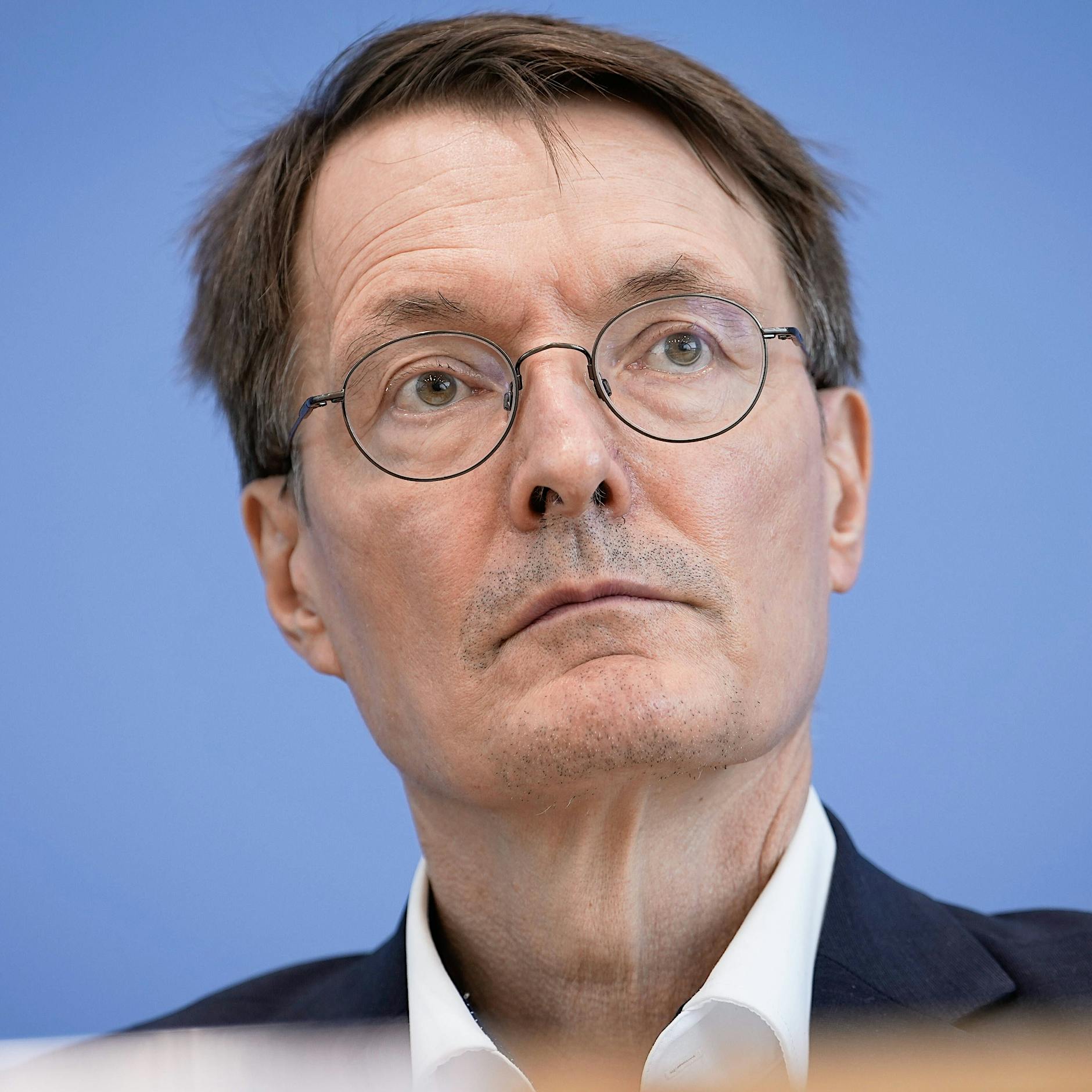 Karl Lauterbach verteidigt Lohnsteigerung in der Altenpflege