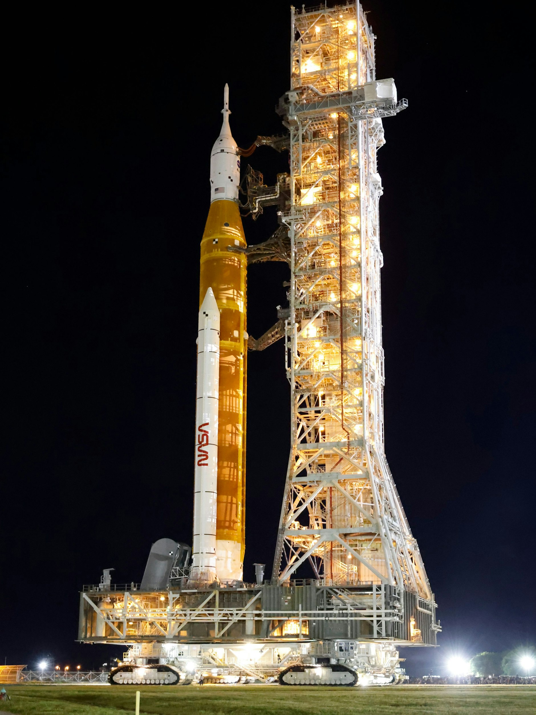 Die Artemis-Rakete der NASA mit dem Orion-Raumschiff an Bord