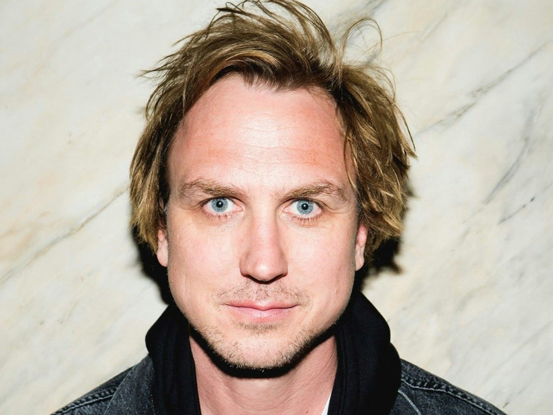 Lars Eidinger: „Ich glaube, man kann die Traumata einer Vorfahrengeneration von Geburt an in sich tragen.“