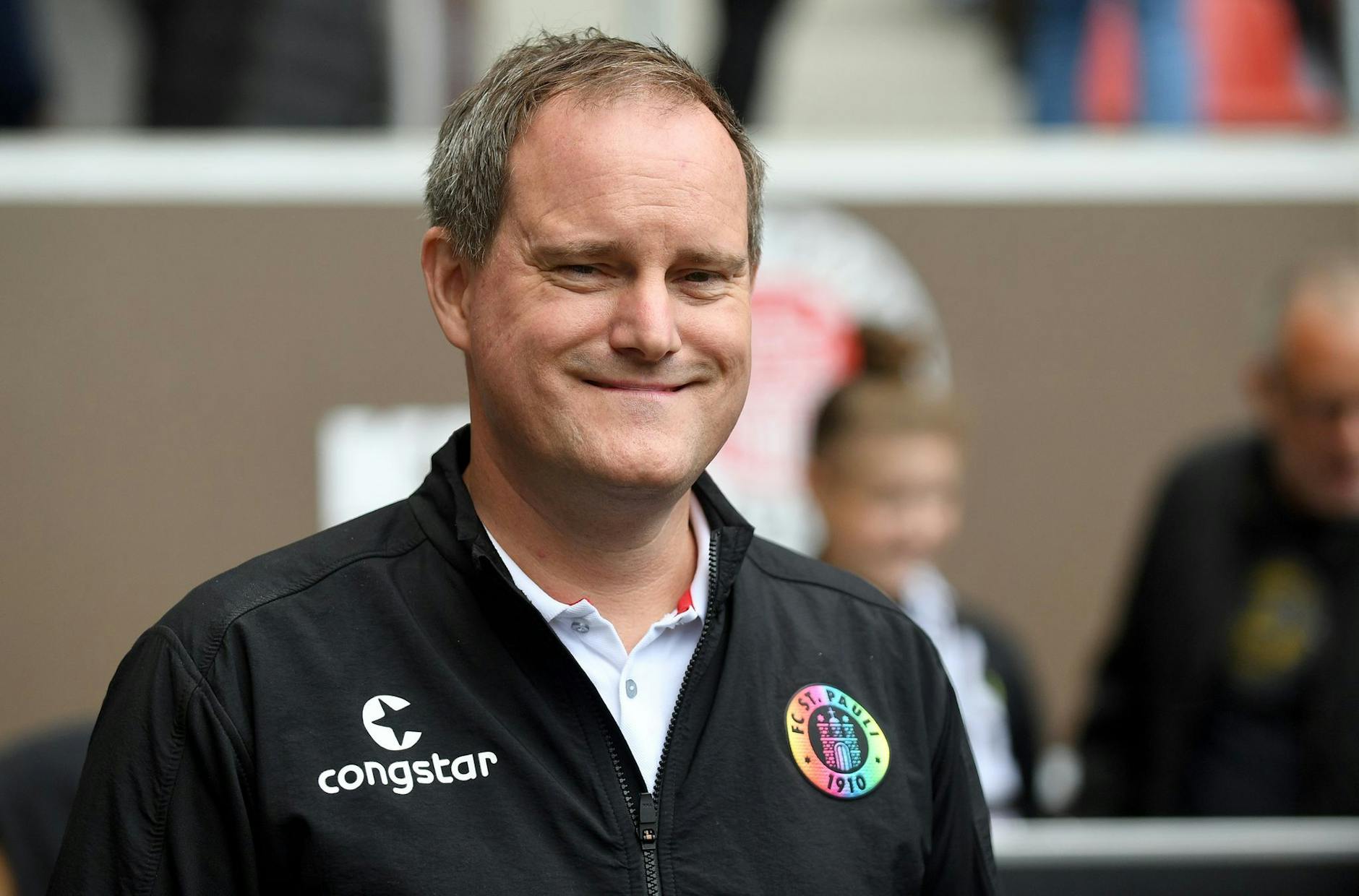 ARCHIV - Will die Zweitliga-Interessen bei der DFL vertreten: Pauli-Boss Oke Göttlich.