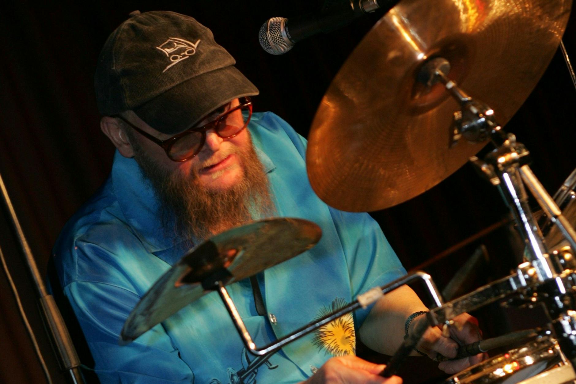 Er sang bei Silly den „Letzten Kunden“ und wurde damit Kult: Schlagzeuger Mike Schafmeier.