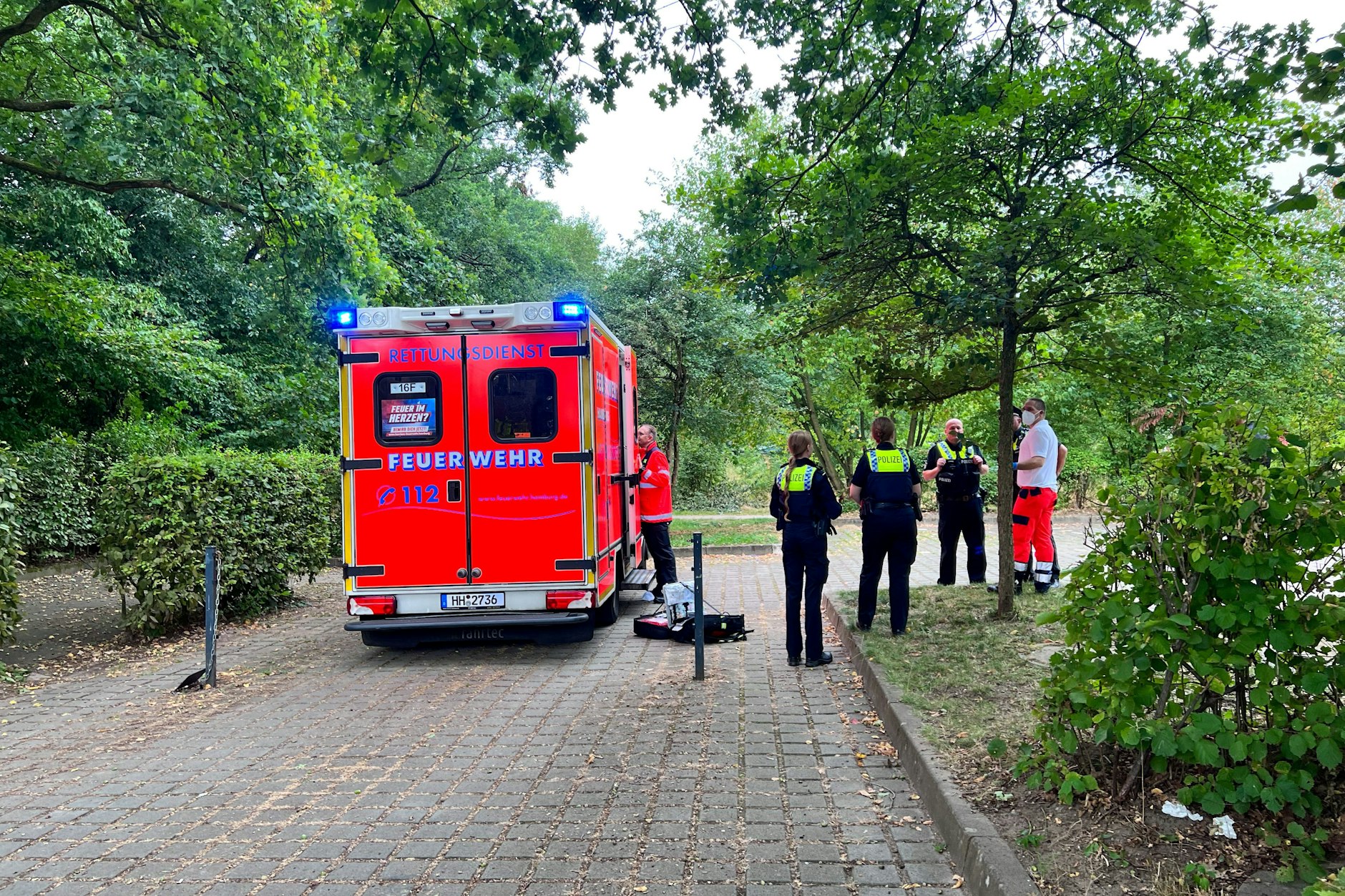 Wieder Drogenschock in Hamburg: Drei Jugendliche sind nach einem Drogenexzess leblos im Hamburger Park Langenhorn aufgefunden worden.