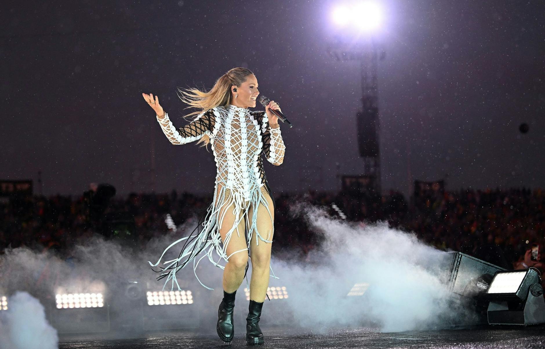Sie ist wieder da: Helene Fischer hat ein Mega-Konzert in München gegeben.