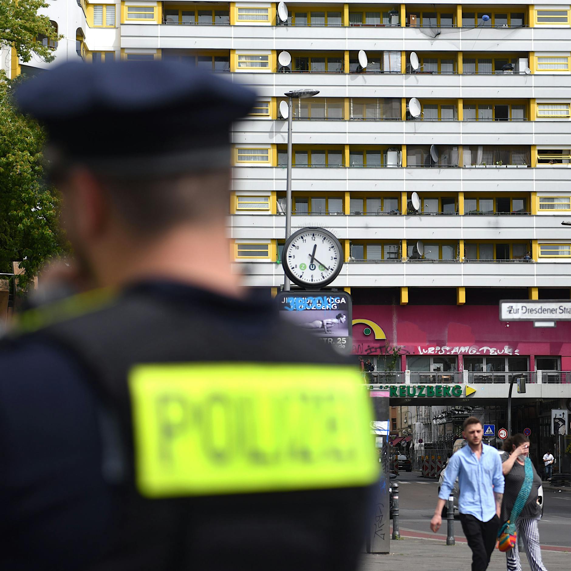 Kotti-Wache in Kreuzberg: Teurer Pausenraum oder „Anker“ für den Kiez?