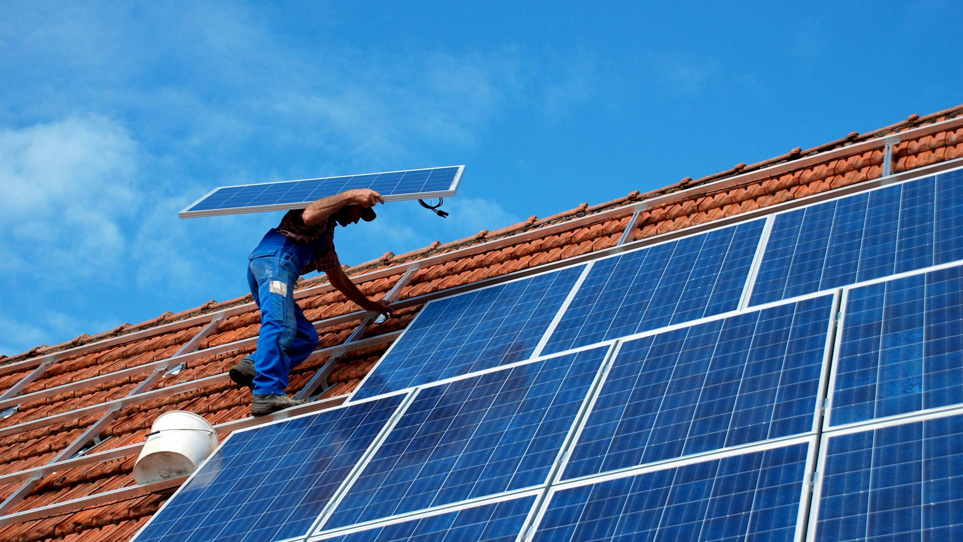 Die 300-Euro-Energiekostenpauschale bekommen alle Arbeitnehmer in Deutschland mit dem Lohn augezaht.