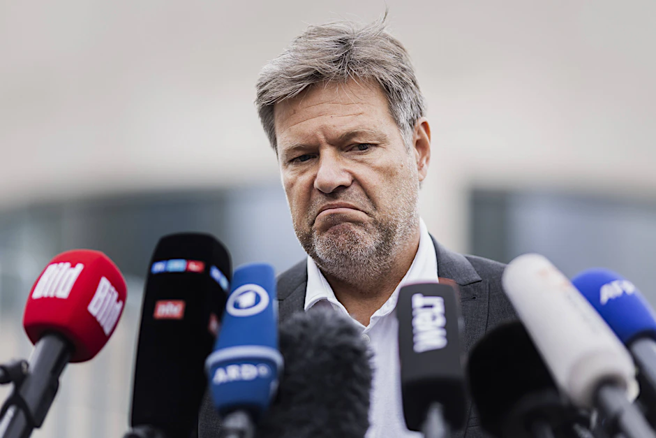 Bundeswirtschaftsminister Robert Habeck sieht sich wegen der Gasumlage zunehmend Kritik ausgesetzt.