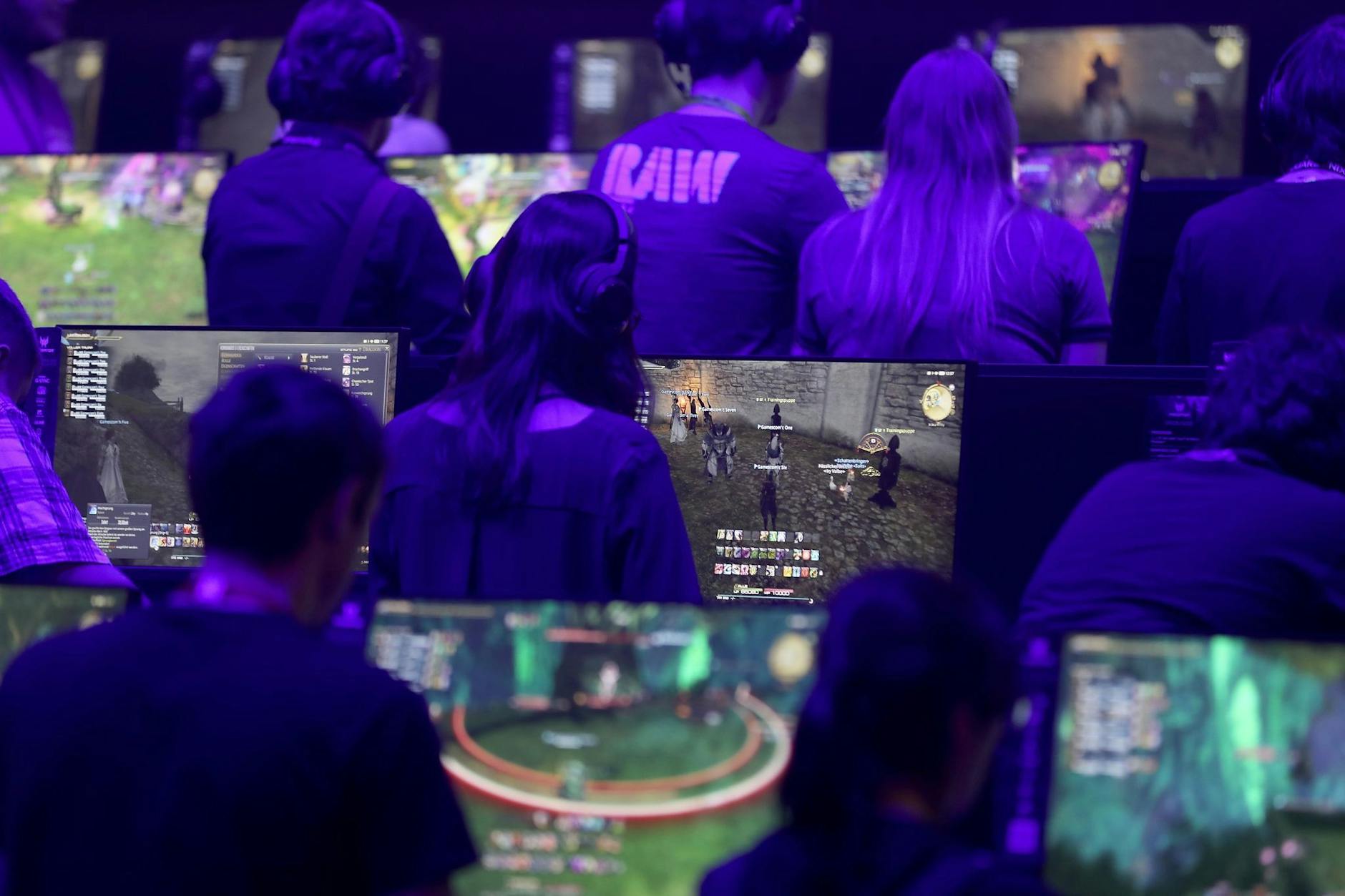 ARCHIV - Die Spielemesse Gamescom in Köln läuft bis zum 28. August.