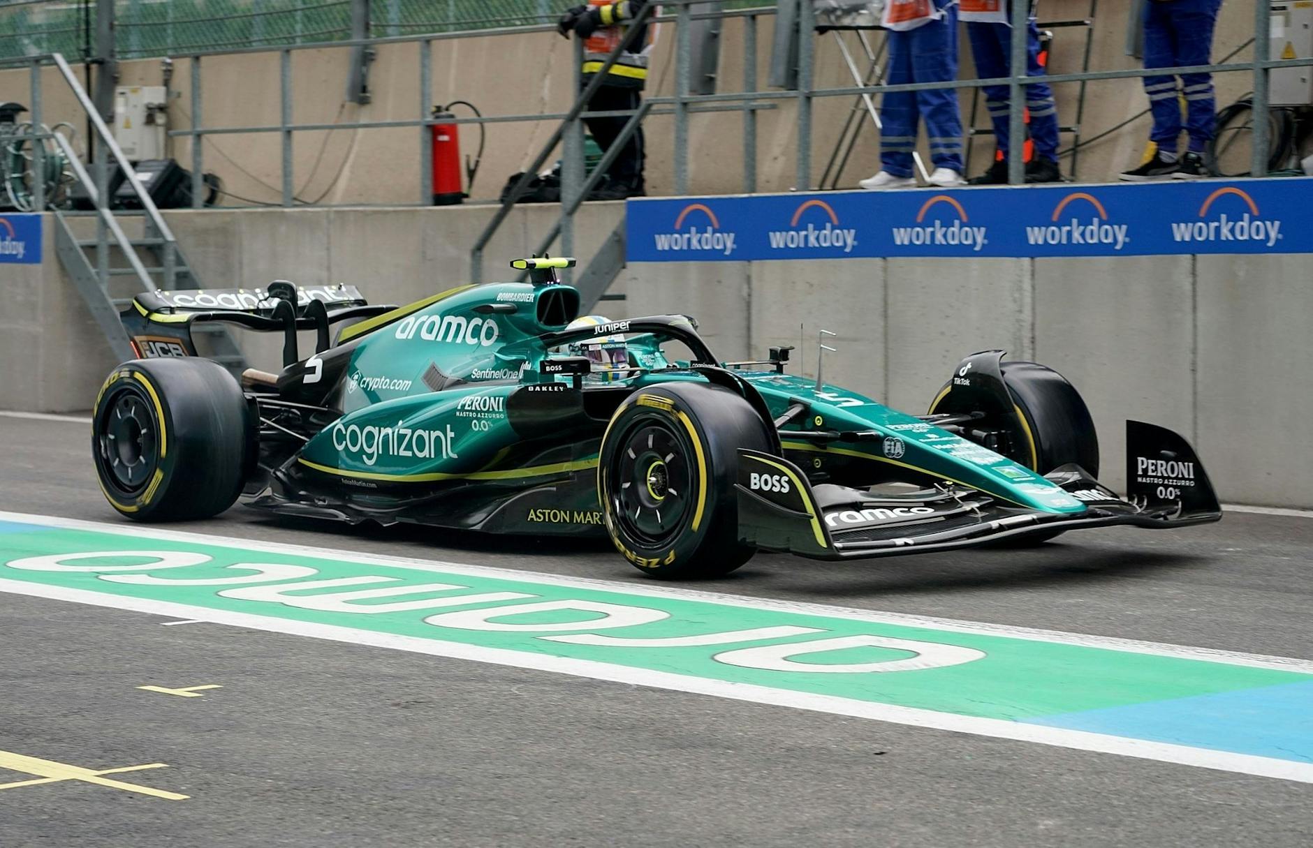 In der Qualifikation früh ausgeschieden: Sebastian Vettel vom Team Aston Martin in der Boxengasse.