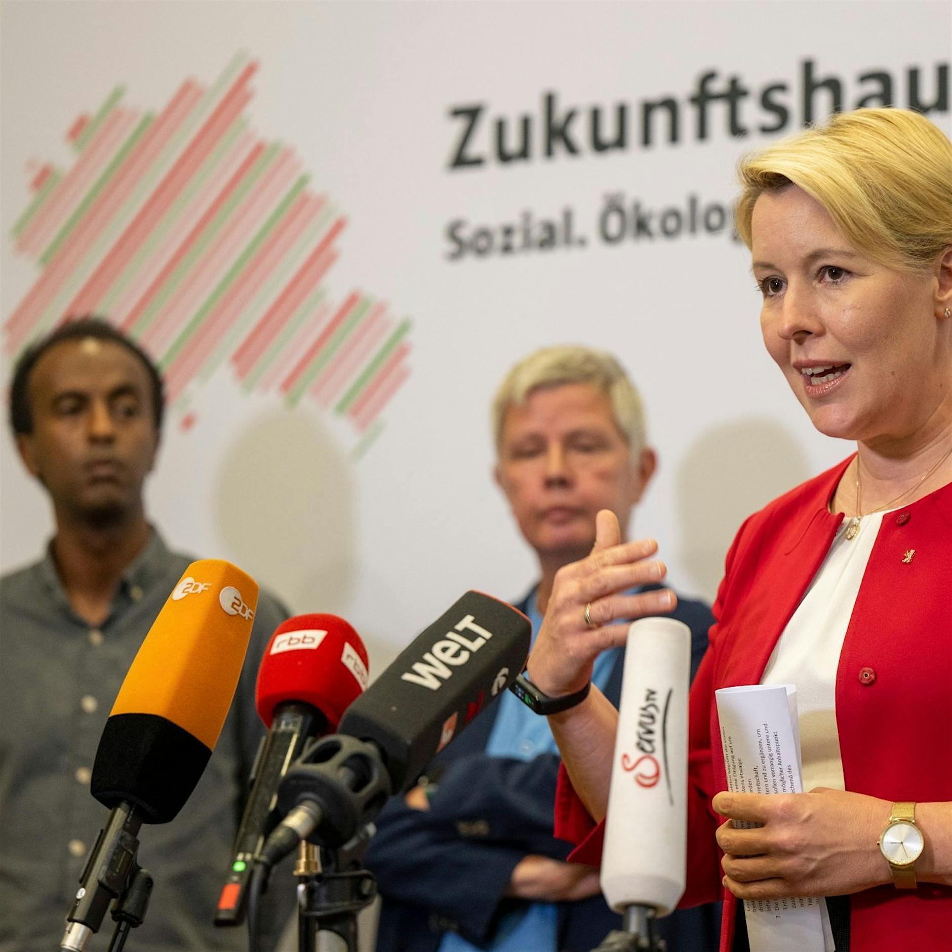 Giffey kündigt Berliner Anschlusslösung für 9-Euro-Ticket an