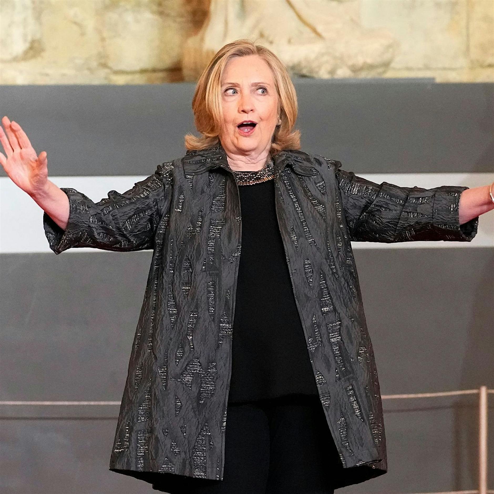 Hillary Clinton verliert gegen Kim Kardashian im Jura-Quiz