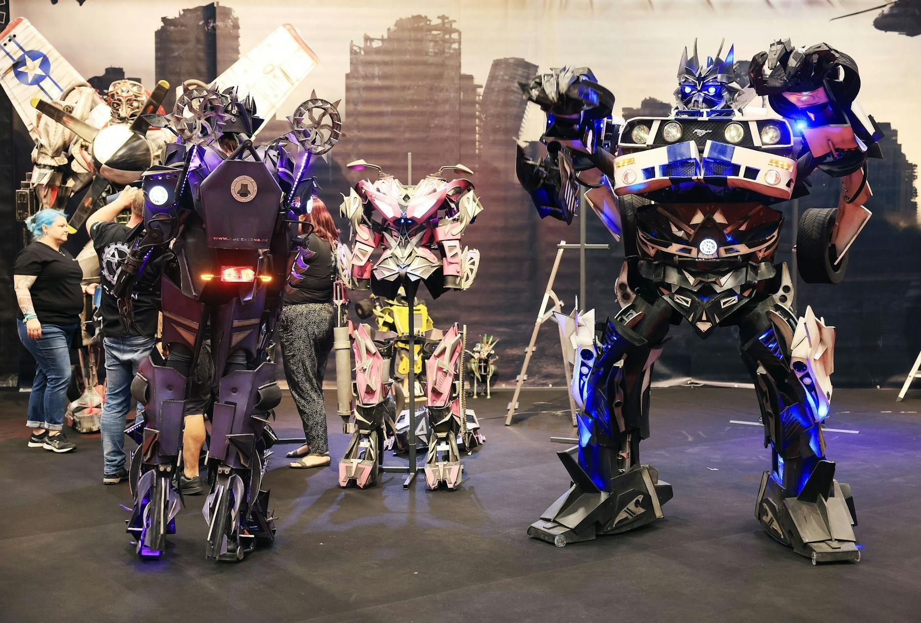 Nachbauten von Figuren aus Computerspielen auf der Videospielmesse Gamescom in Köln.