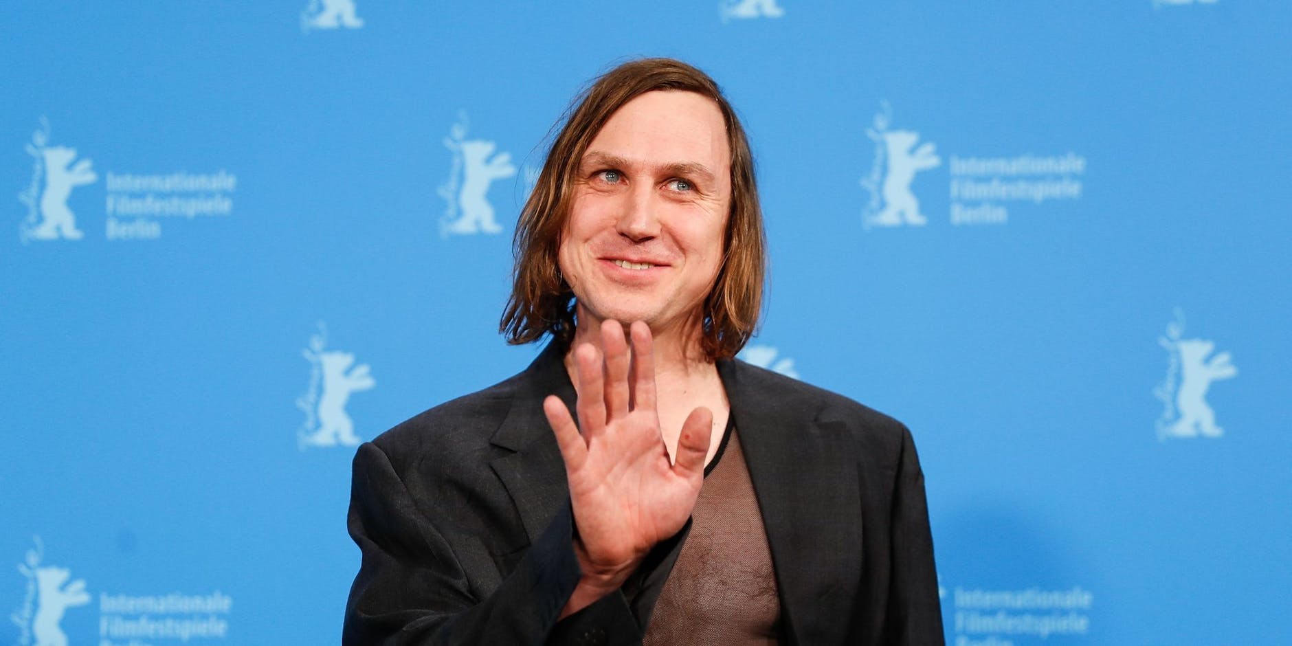 ARCHIV - Der Schauspieler Lars Eidinger hält nicht mehr viel von Instgram.