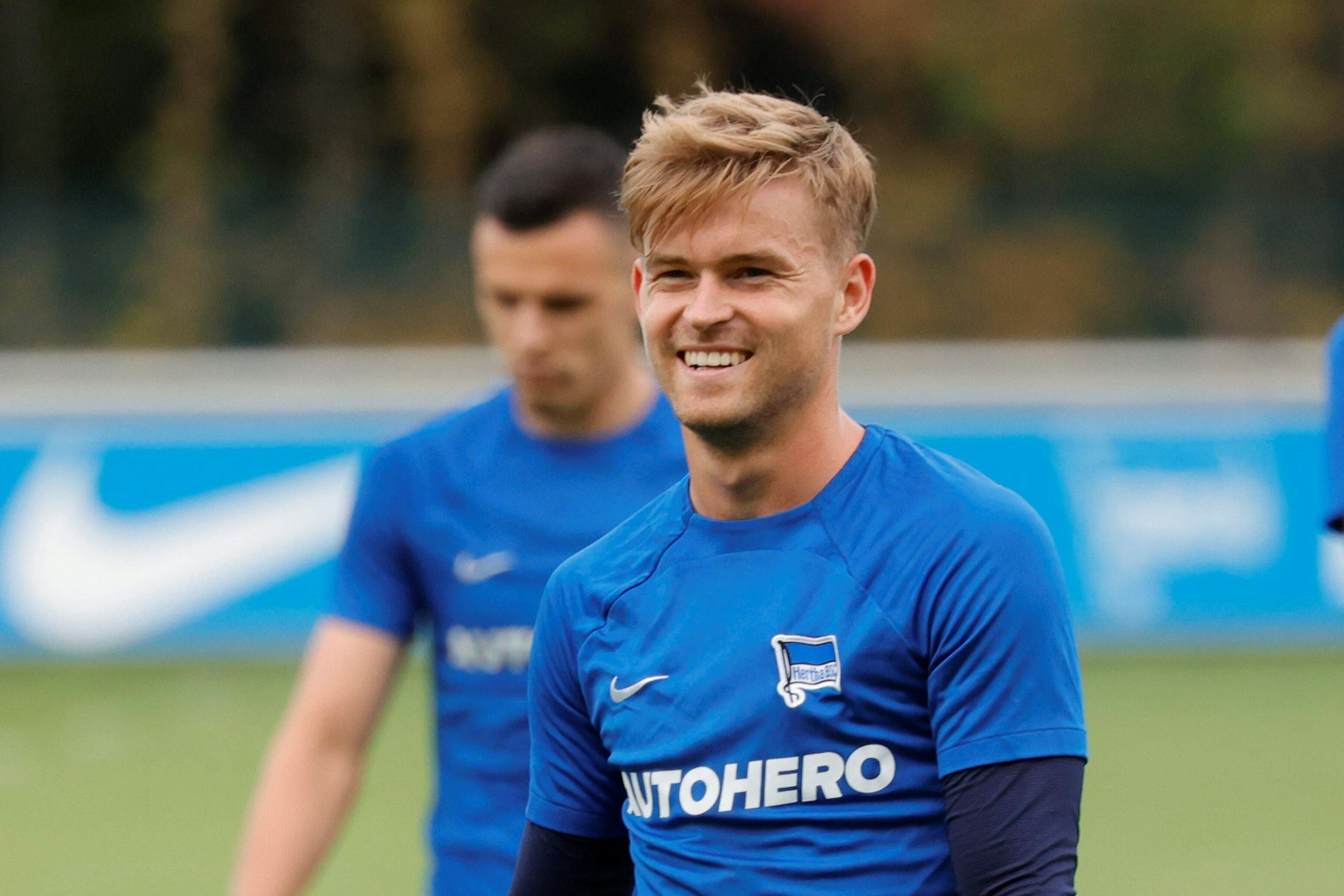 Maxi Mittelstädt kann wieder lachen. Nach einem ungewissen Sommer ist jetzt klar, dass er bei Hertha bleibt.