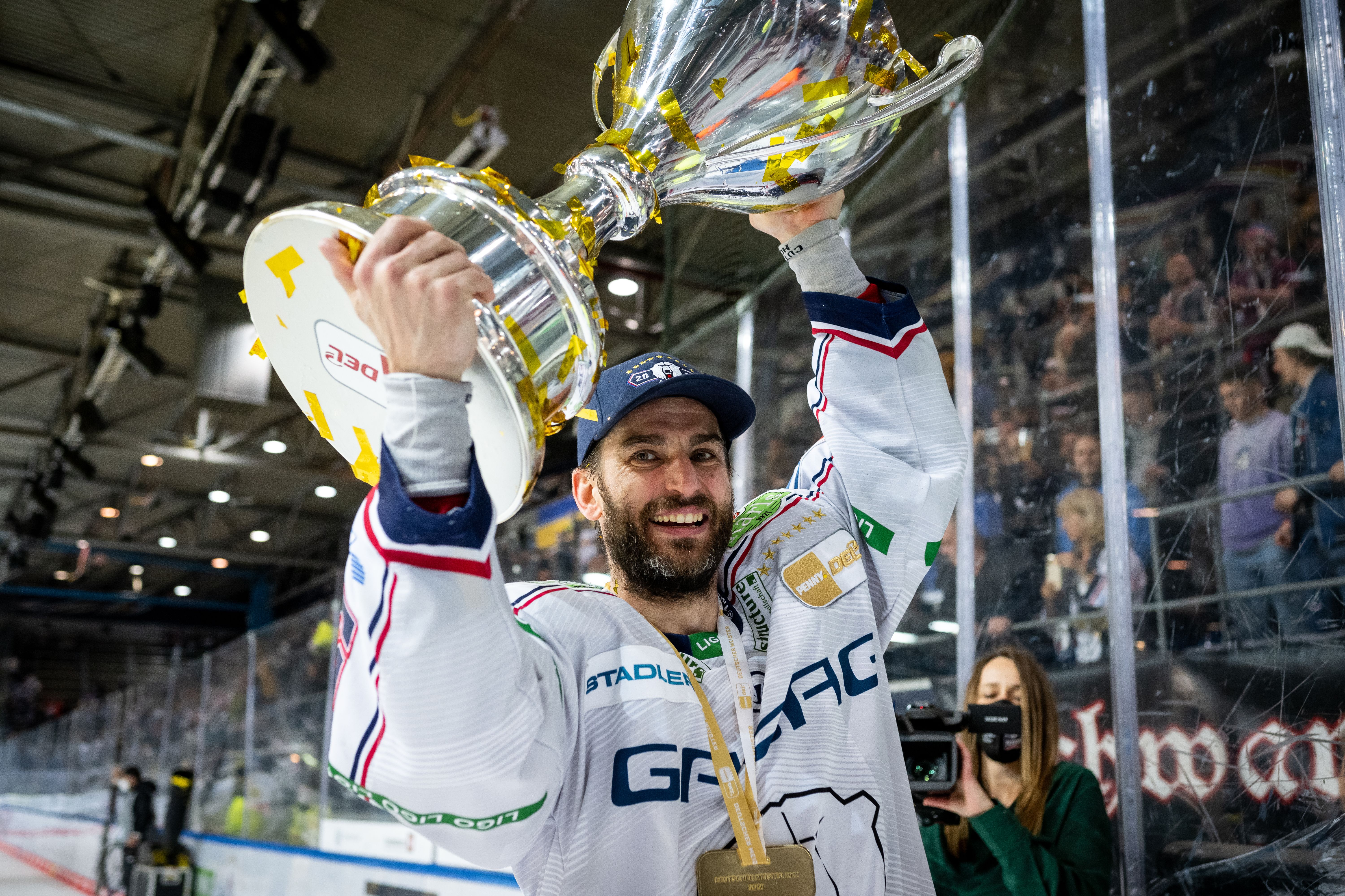 Image - Die Wir-sind-dann-mal-weg-Meister der Eisbären Berlin: Frans Nielsen wechselt blitzschnell die Seiten