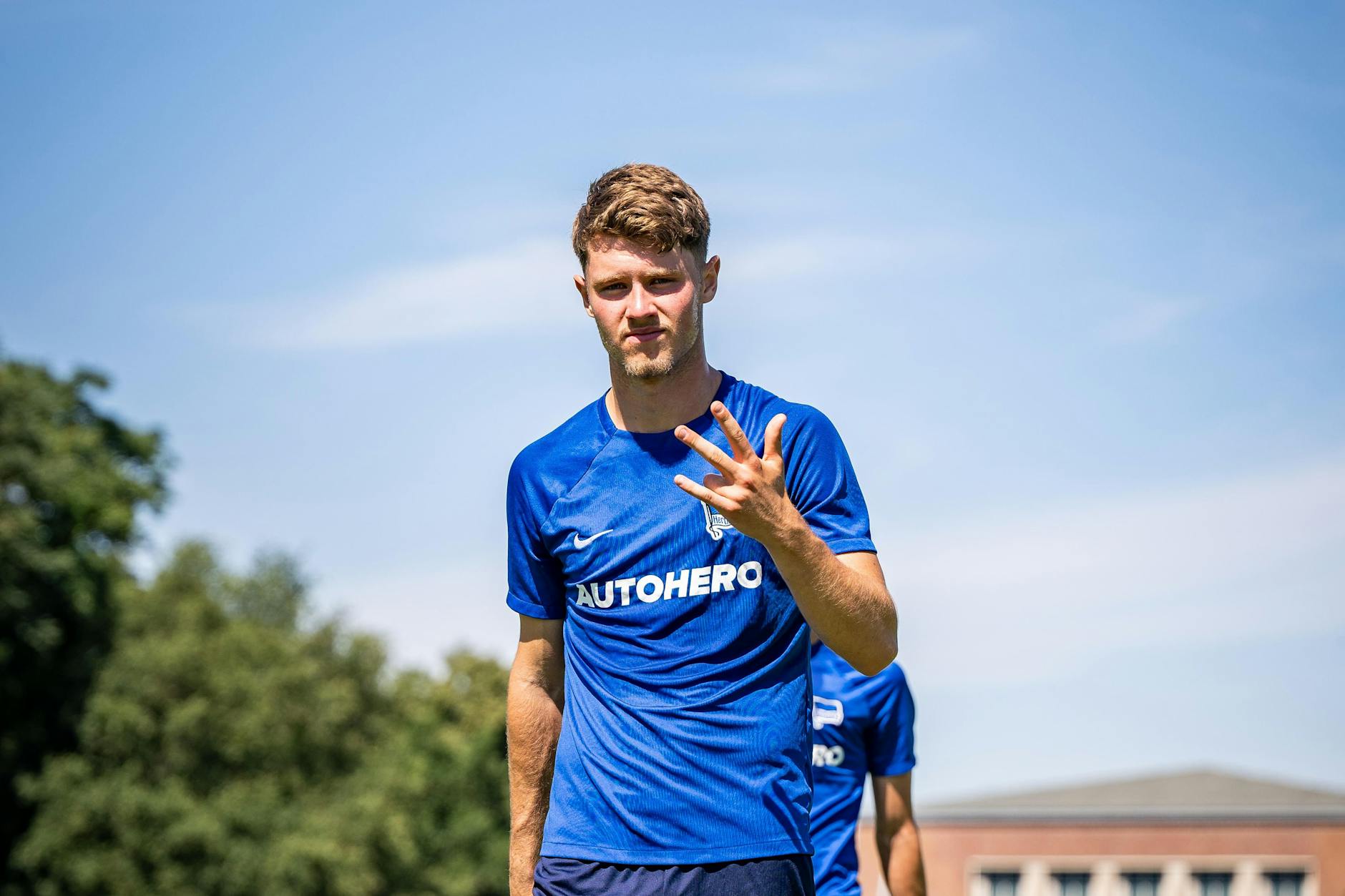 Wie viele Wochen wird Verteidiger Linus Gechter bei Hertha BSC noch fehlen? Jetzt muss er erst mal zur Mandeloperation.