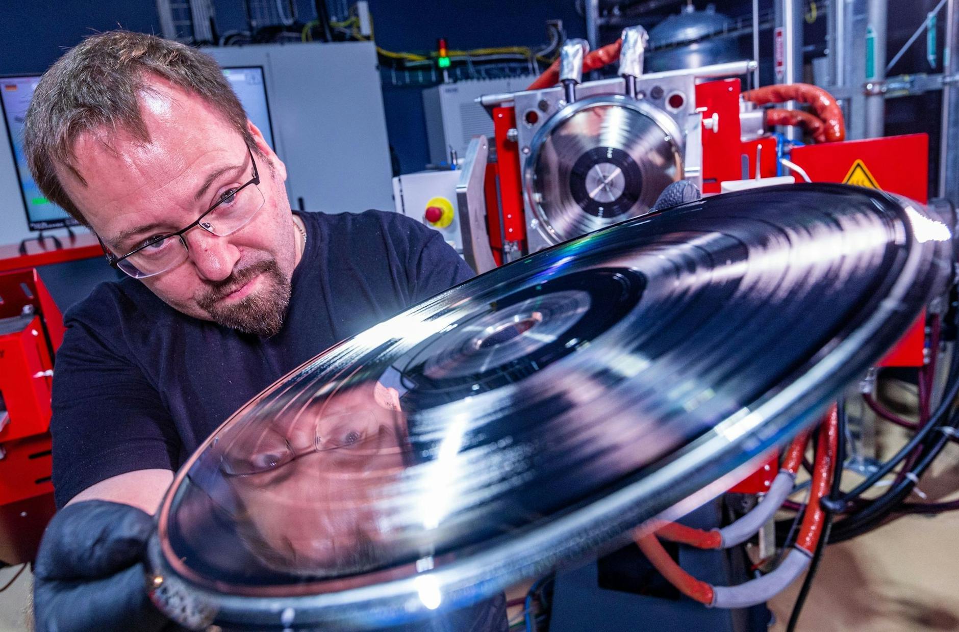 In Daniel Slabschies Plattenfirma «Matter of Fact» sollen pro Jahr 250.000 bis 300.000 Platten gepresst werden.
