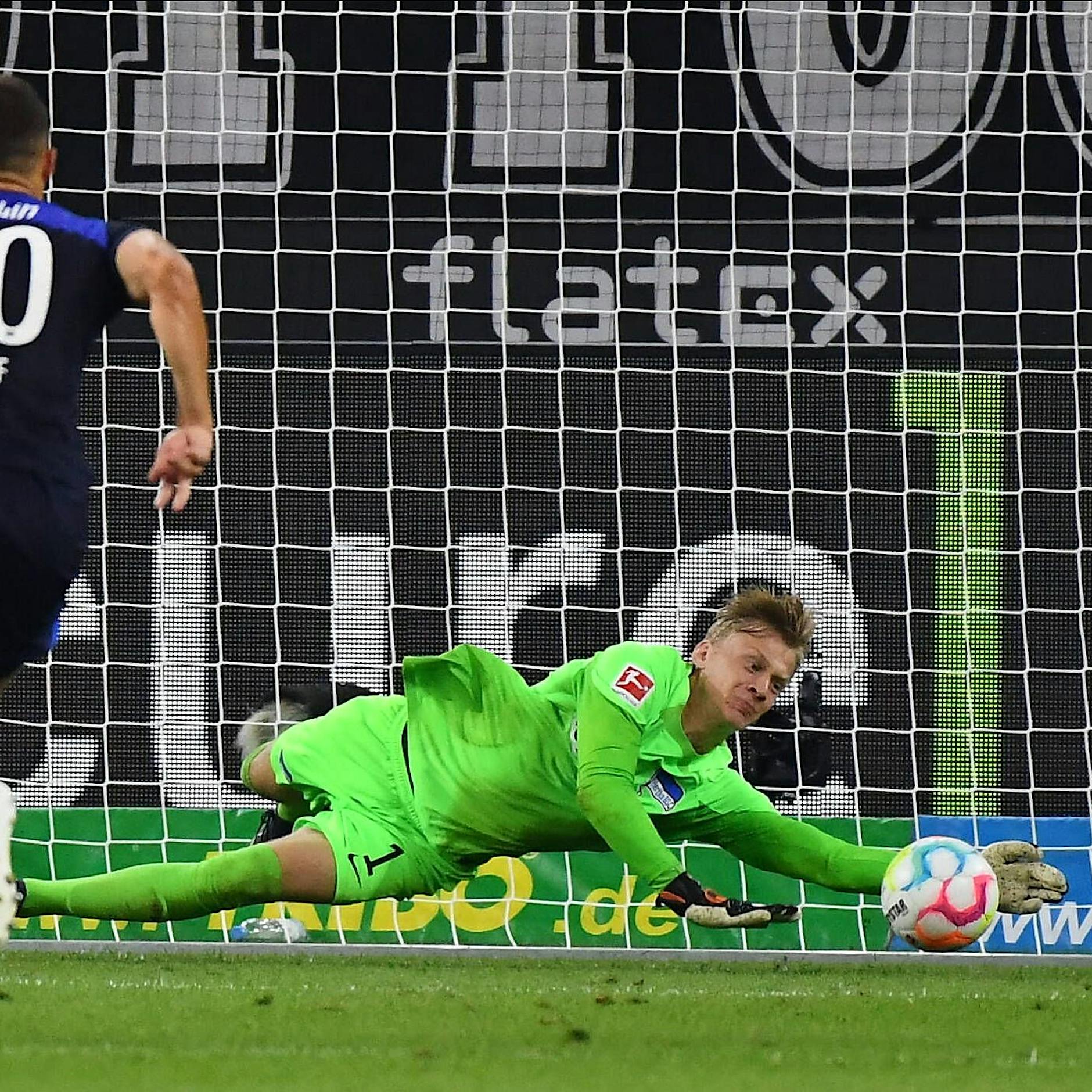 Hertha BSC: Viele Schüsse und Querschüsse – bloß gut, dass Torwart Oliver Christensen auch einen kleinen Schuss hat