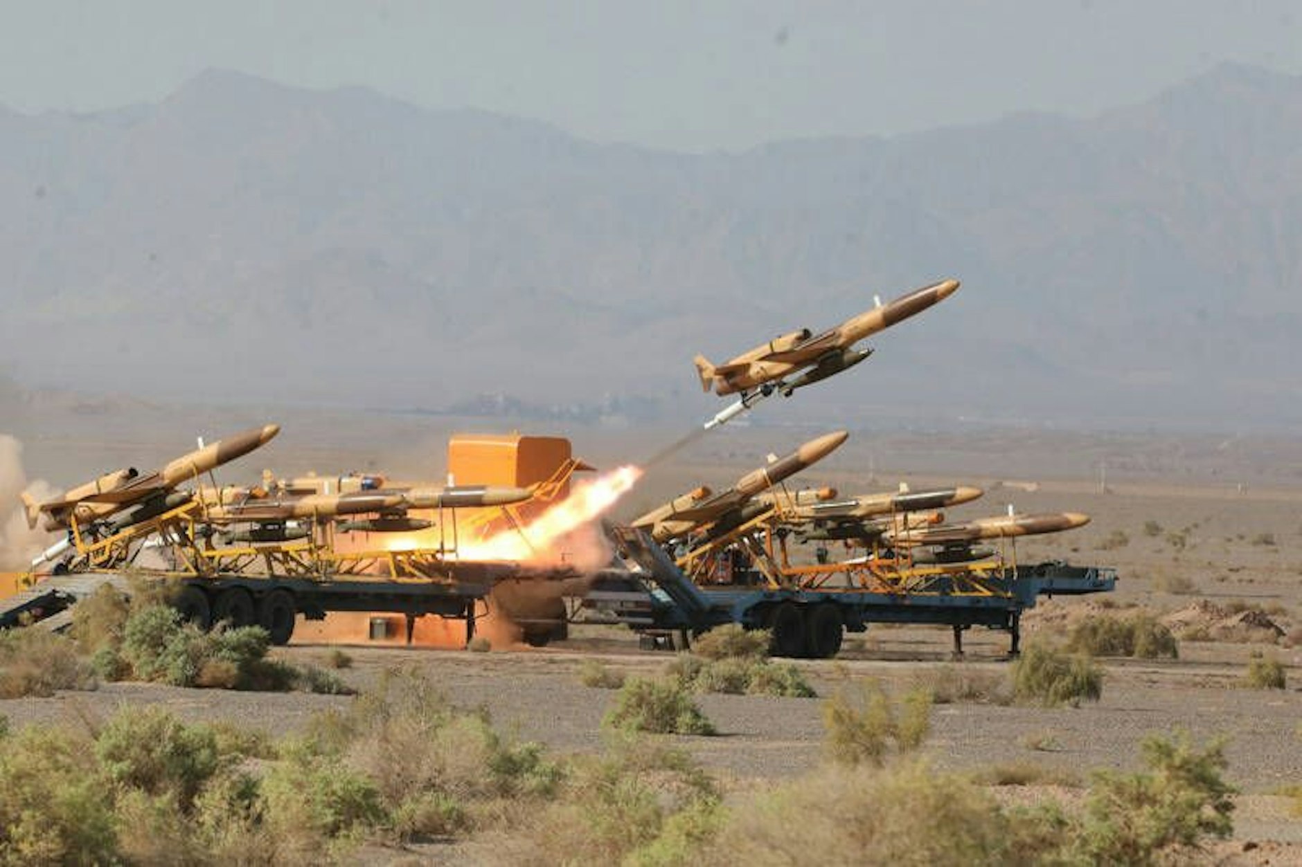 Iranische Militärdrohnen werden in die Luft geschossen (Symbolbild).&nbsp;