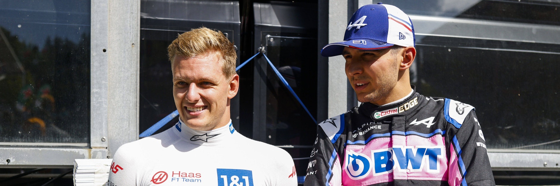 Mick Schumacher (l.) und Esteban Ocon sind dicke Kumpel und sollen, wenn es nach dem Franzosen geht, in der nächsten Formel-1-Saison zusammen für Alpine fahren. 