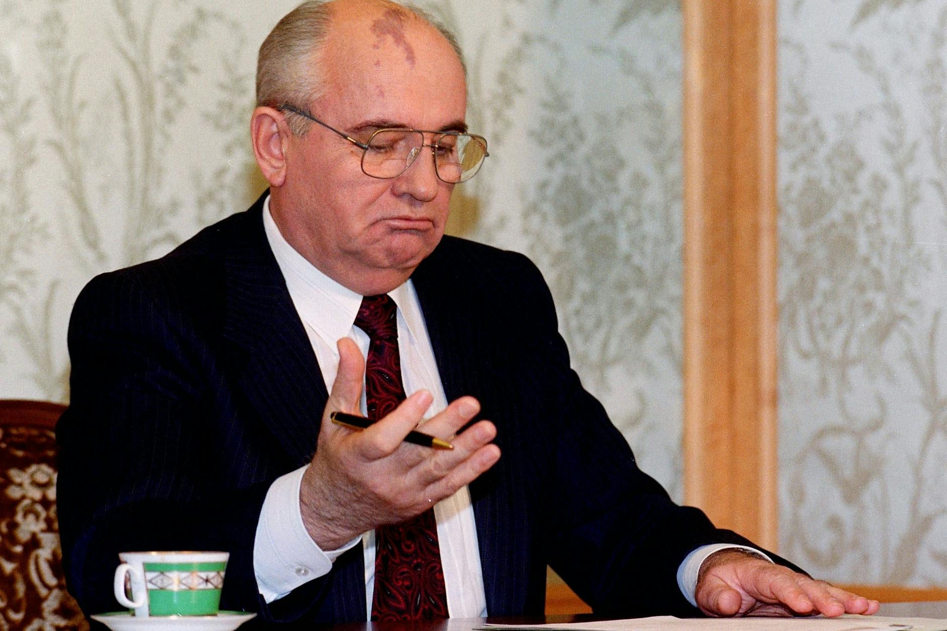 25. Dezember 1991: Der sowjetische Präsident Michail Gorbatschow verliest seine Rücktrittserklärung. Kurz darauf gibt er im Fernsehen seine Entscheidung bekannt.