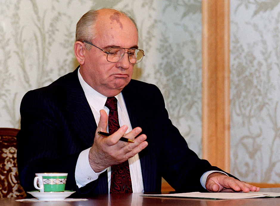 25. Dezember 1991: Der sowjetische Präsident Michail Gorbatschow verliest seine Rücktrittserklärung. Kurz darauf gibt er im Fernsehen seine Entscheidung bekannt.