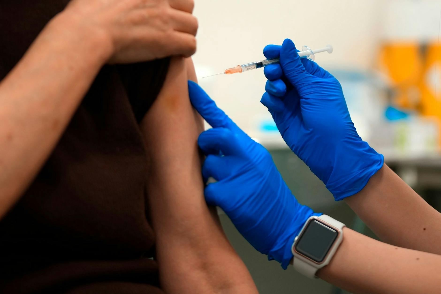 ARCHIV - Haben Pfizer und Biontech bei der Entwicklung ihres Corona-Impfstoffs Patente von Moderna verletzt? Davon geht die US-Firma aus und verklagt die Konkurrenten.