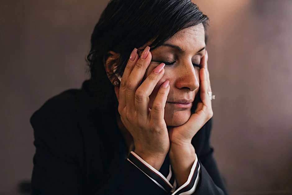 Nach Corona dauerhaft erschöpft? Grund könnten autoimmune Prozesse sein.