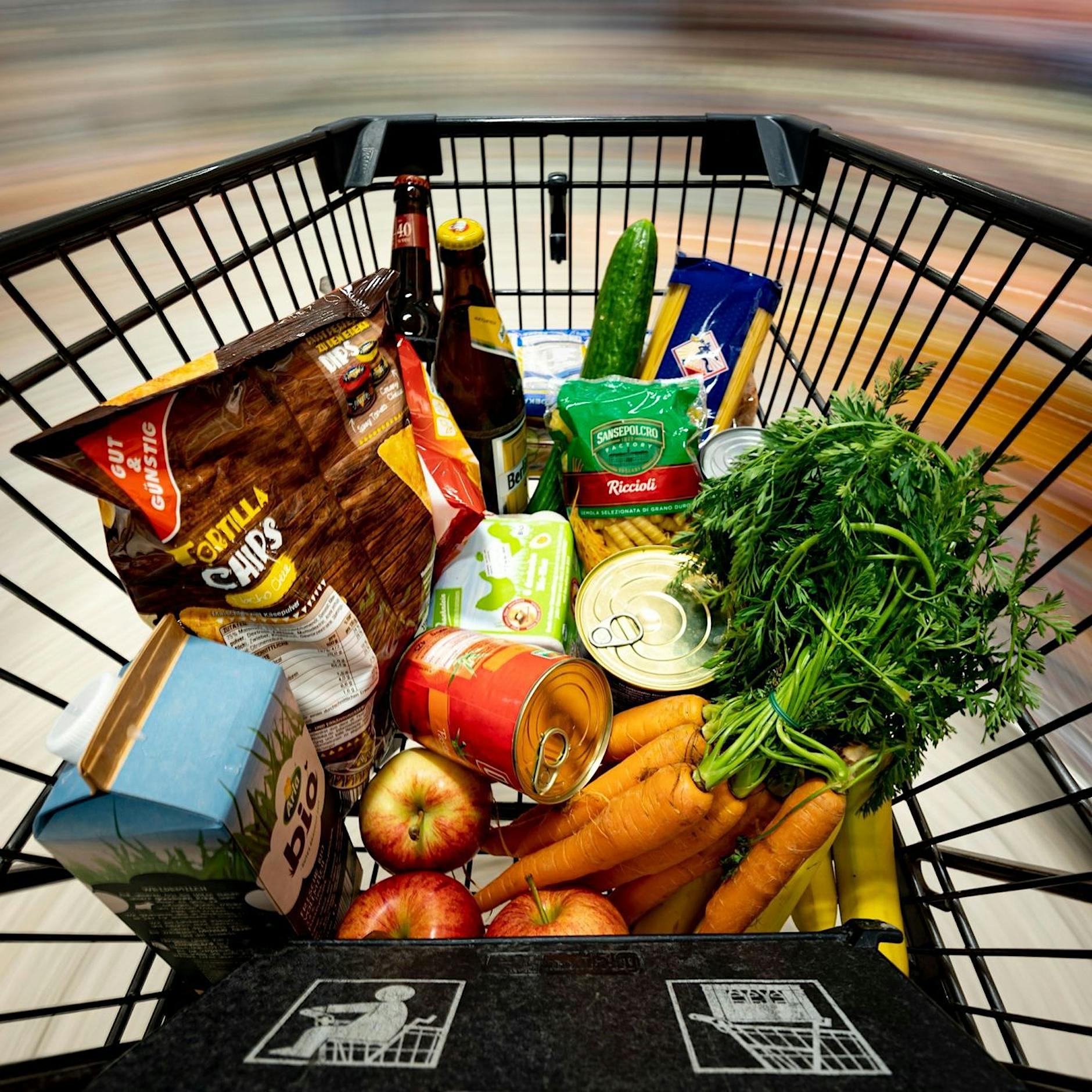 Den Deutschen fehlen am Monatsende 177 Euro im Geldbeutel