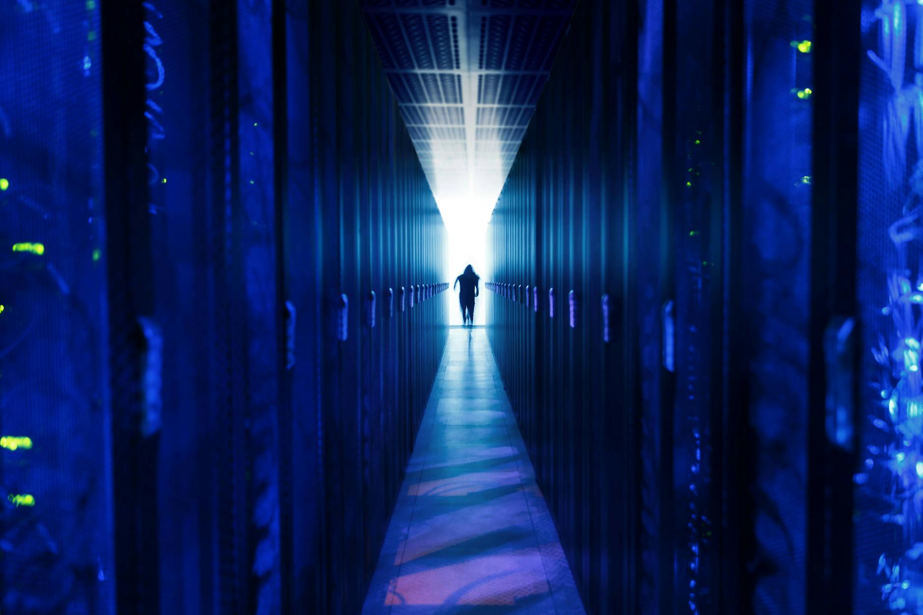 Mitunter kooperieren Staaten mit Hacker-Gruppen.