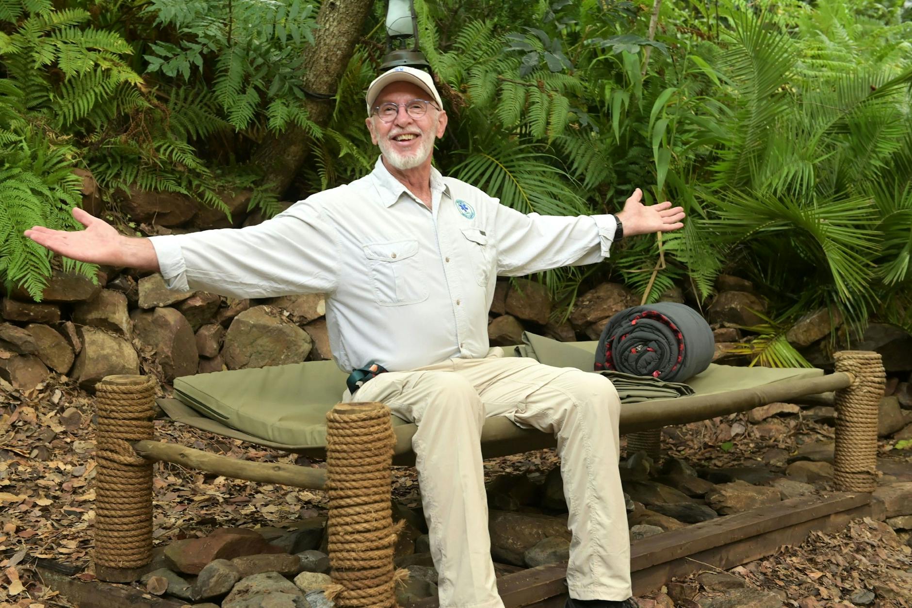 Dr. Bob beim Dschungelcamp 2022 in Südafrika. Die Ausgabe 2023 soll wieder in seinem australischen Wohnzimmer stattfinden.
