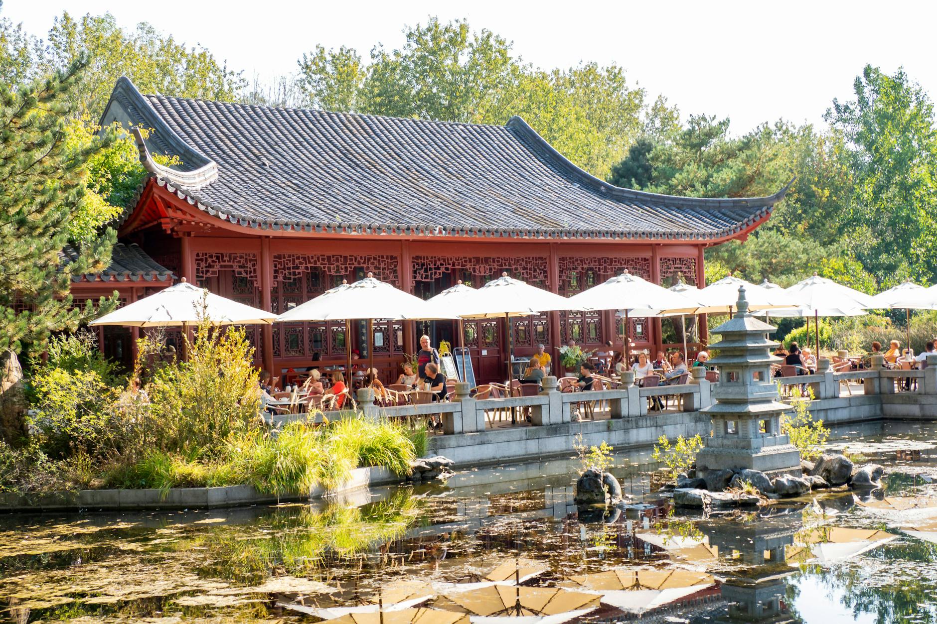 Ein Schmuckstück: Das Teehaus im Chinesischen Garten in Marzahn.