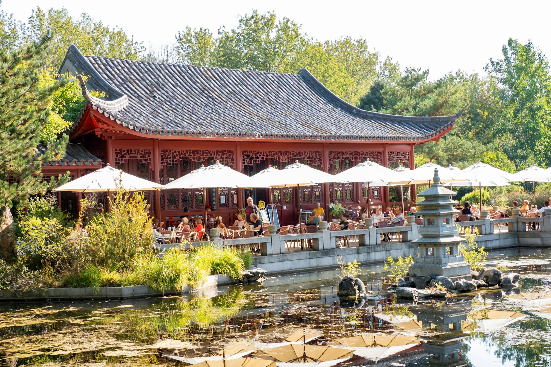 Ein Schmuckstück: Das Teehaus im Chinesischen Garten in Marzahn.