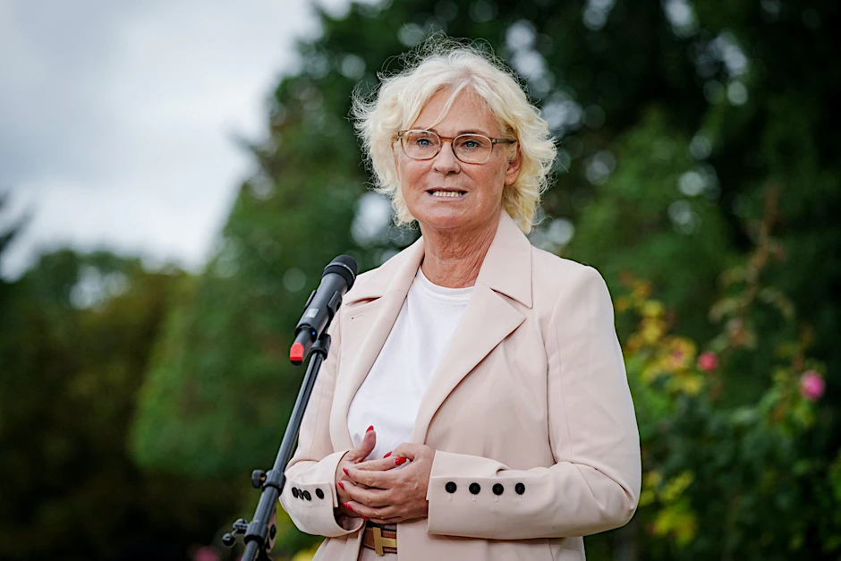 Verteidigungsministerin Christine Lambrecht sieht kaum noch Spielraum für Bundeswehr-Lieferungen in die Ukraine.  