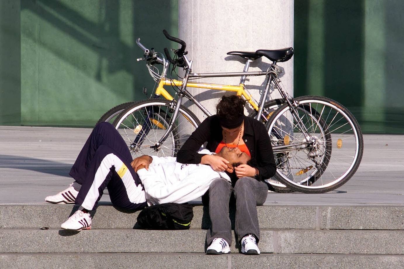 Verliebtsein in Berlin ist toll: vor allem, wenn man dabei vom Fahrrad absteigt.