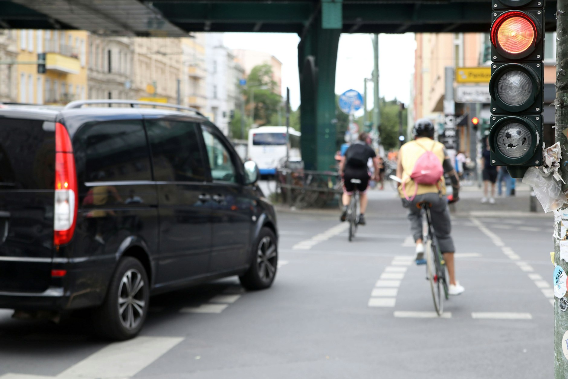 Rote Ampeln sind für Regel-Rüpel nicht von Interesse.