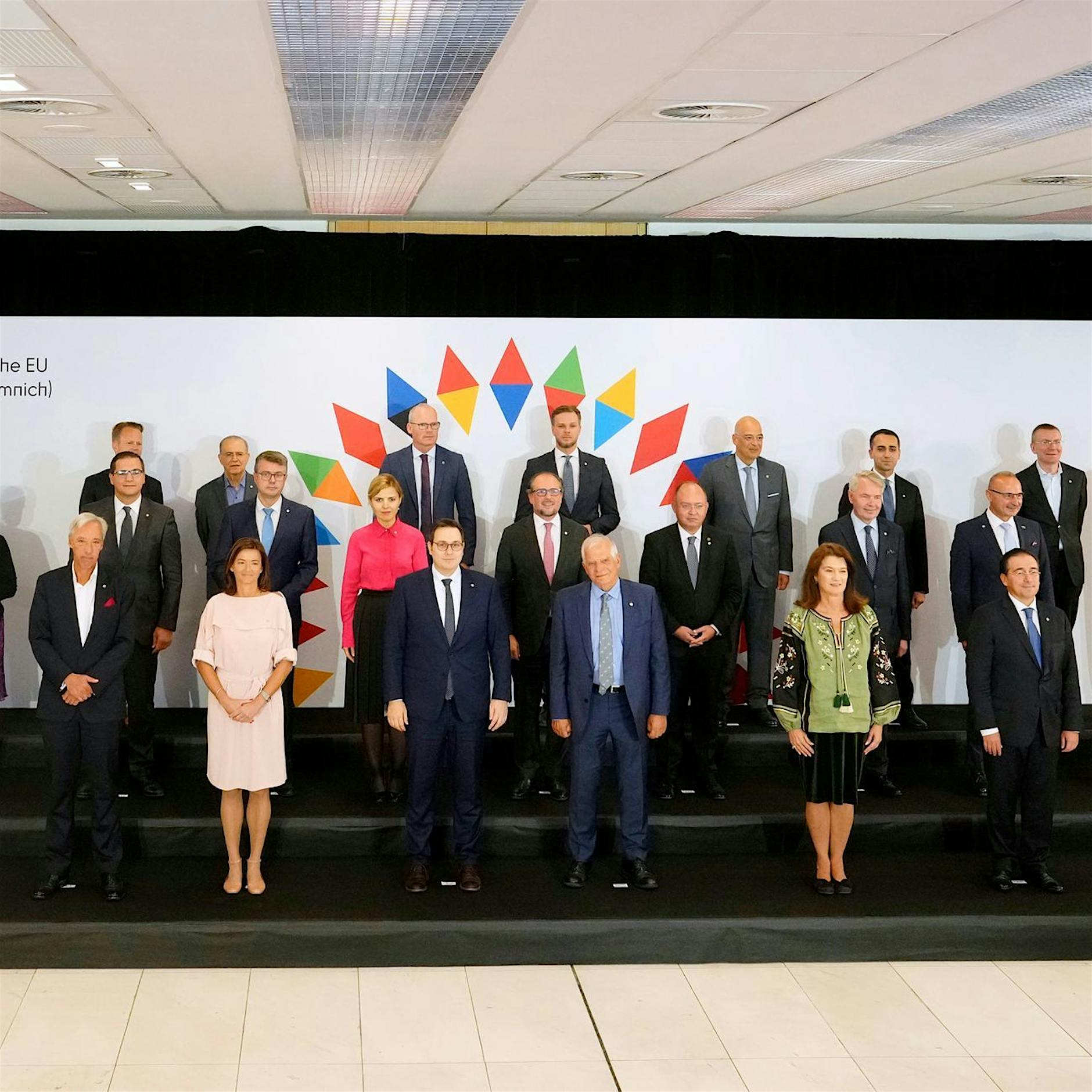 EU wird Visa-Erleichterungen für Russen aussetzen