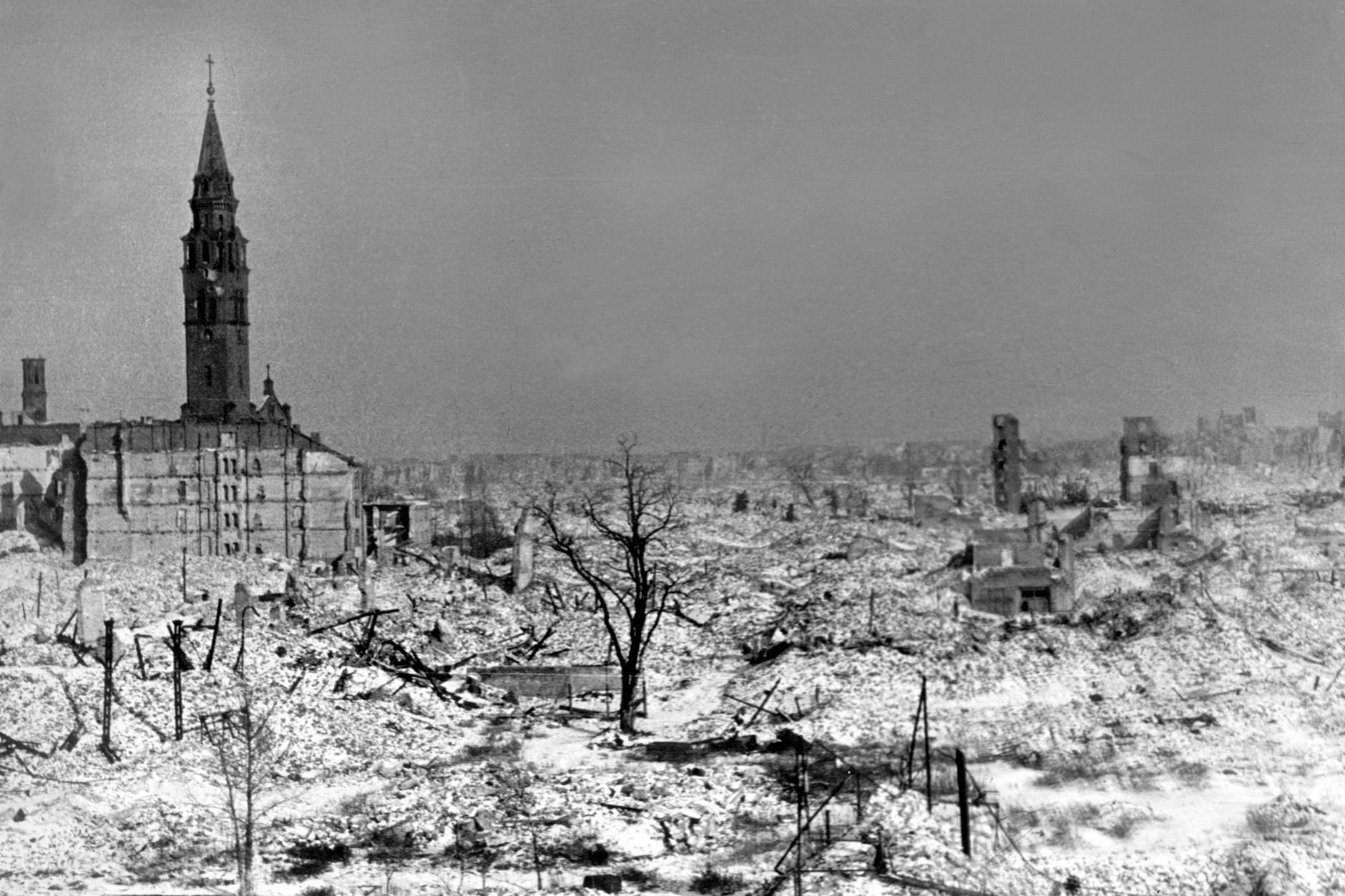 Blick auf das zerstörte Warschau am 30. November 1944. Für die im Zweiten Weltkrieg erlittenen Schäden will Polen entschädigt werden.