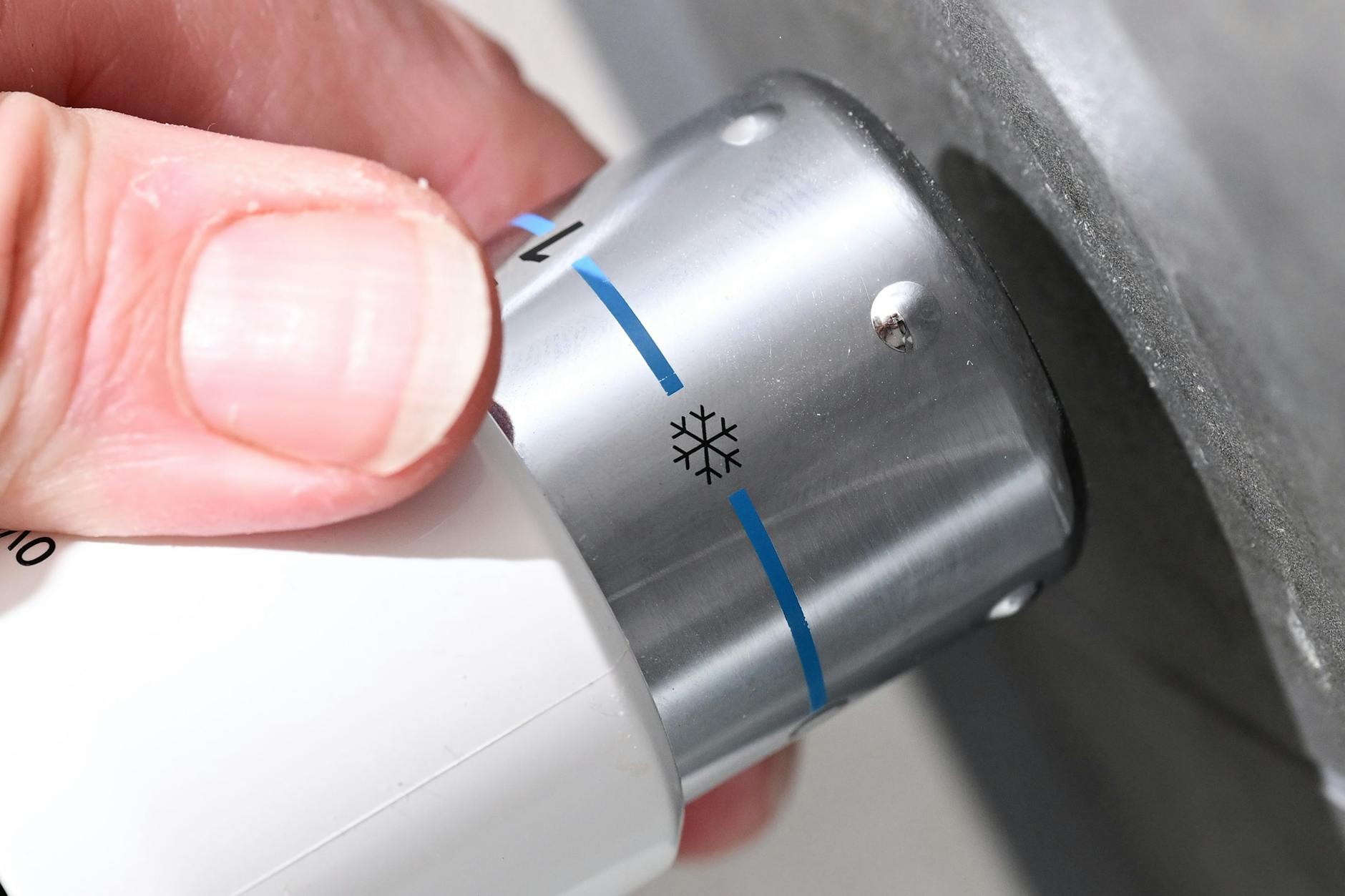 In vielen Wohnungen dürften die Heizungen aufgrund der explodierenden Heizkosten in diesem Jahr kalt bleiben.