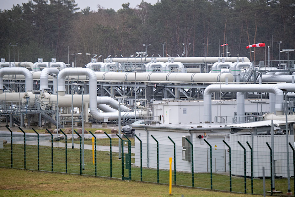  Blick auf Rohrsysteme und Absperrvorrichtungen in der Gasempfangsstation der Ostseepipeline Nord Stream 2. 
