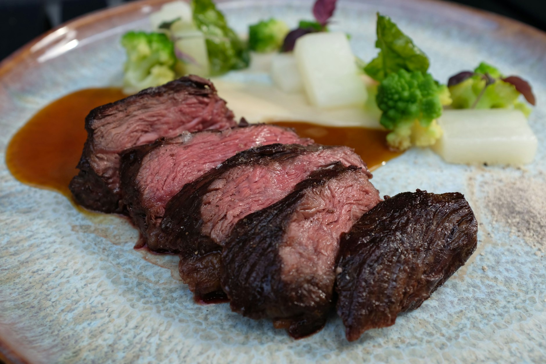 Onglet im Kalbsjus