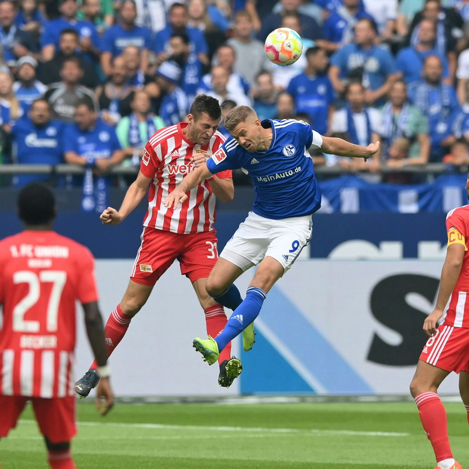 Robin Knoche, Abwehrchef des 1. FC Union, macht selbst guten Stürmern wie Simon Terodde das Leben schwer.
