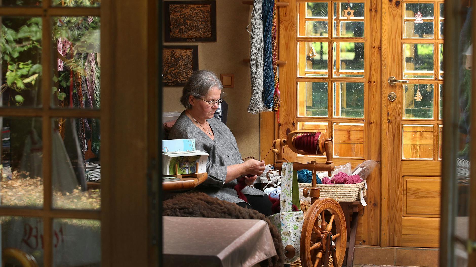 Bei Barbara Brunat auf dem Erlenhof herrscht Ruhe. Normalerweise kommen die Touristen um die Weite und die Natur hier zu genießen. 