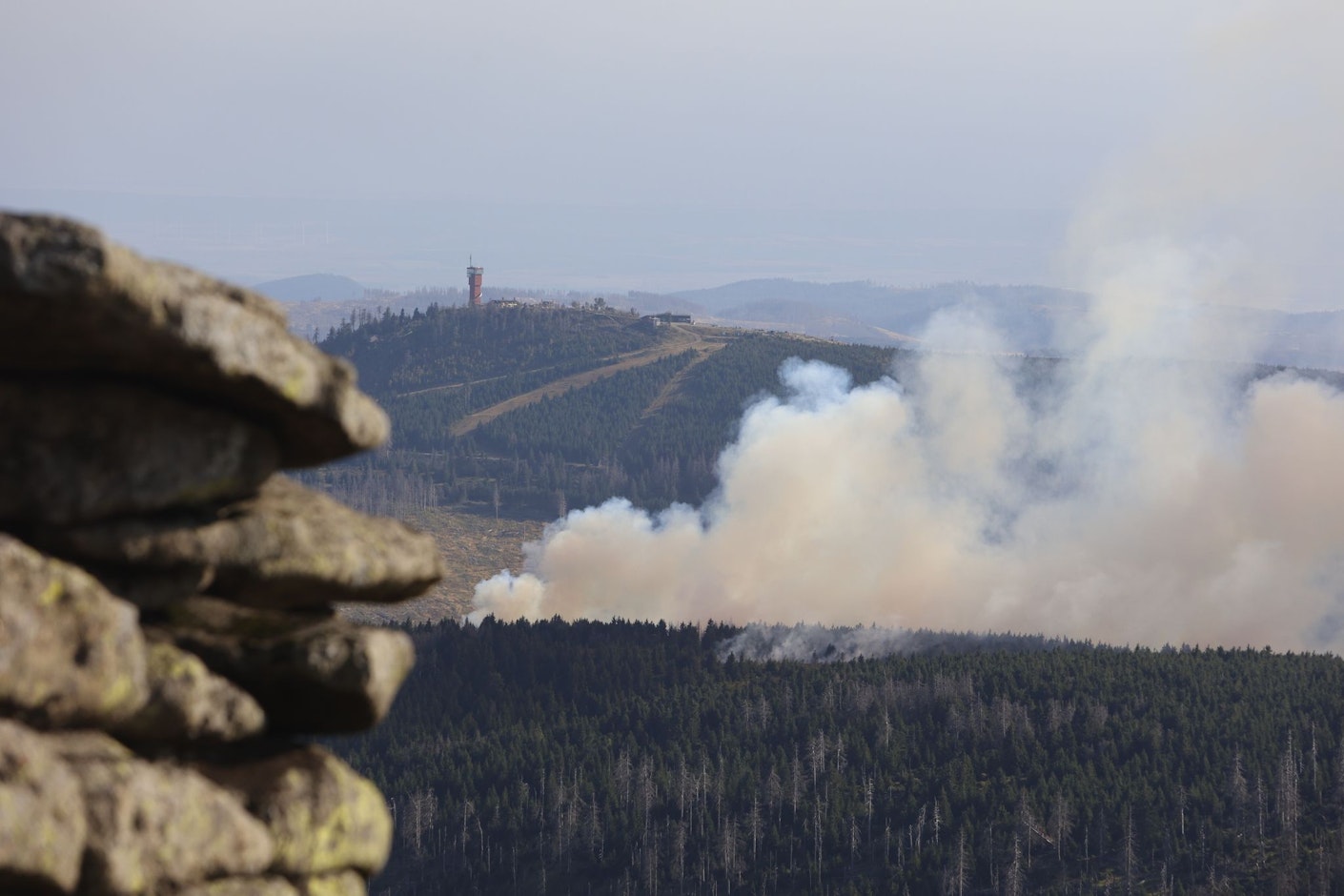 Waldbrand am Brocken Feuer noch immer nicht gelöscht