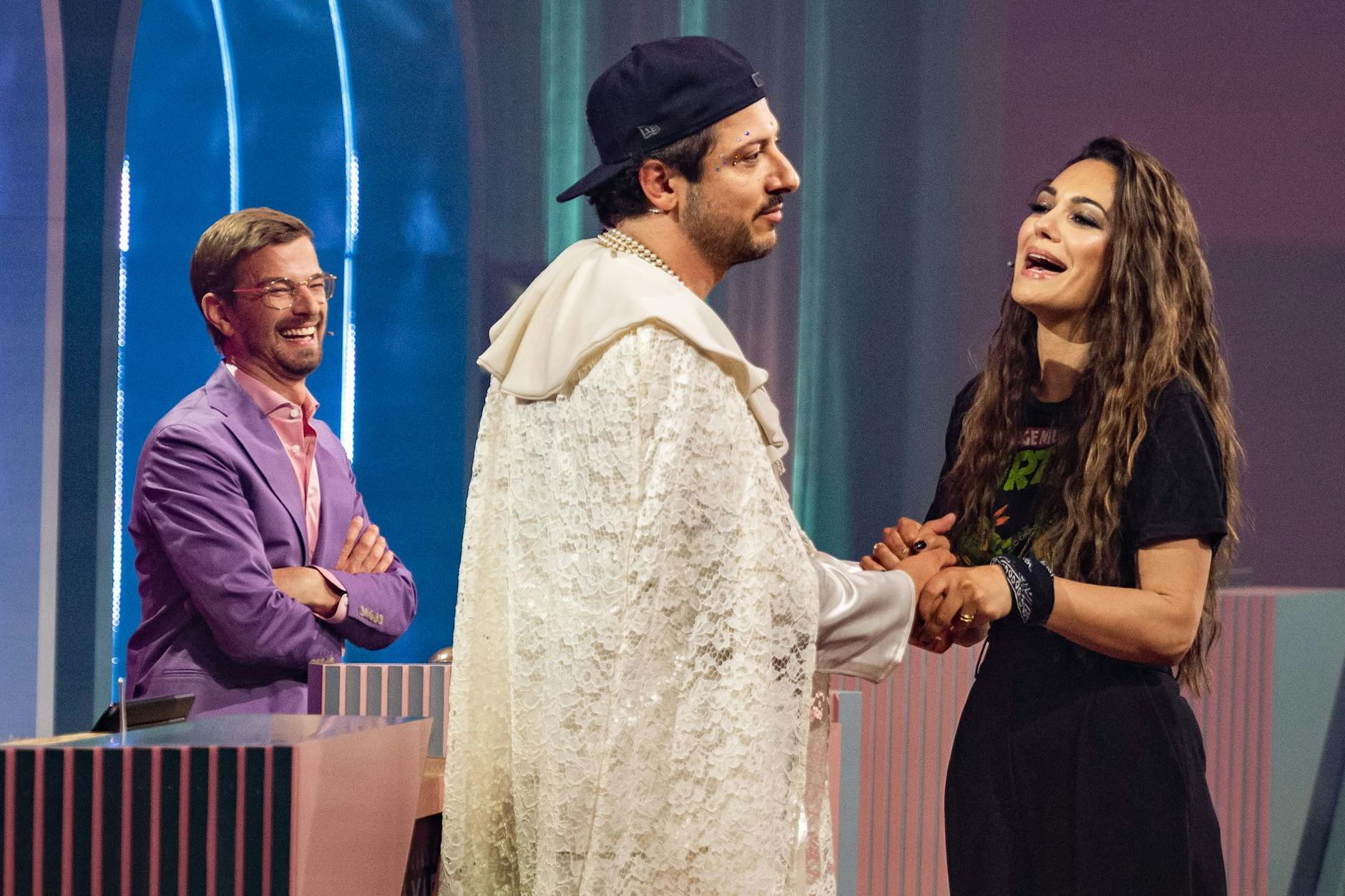 Nilam Farooq moderiert am kommenden Dienstag Wer stiehlt mir die Show? mit Joko Winterscheidt und Fahri Yardim.