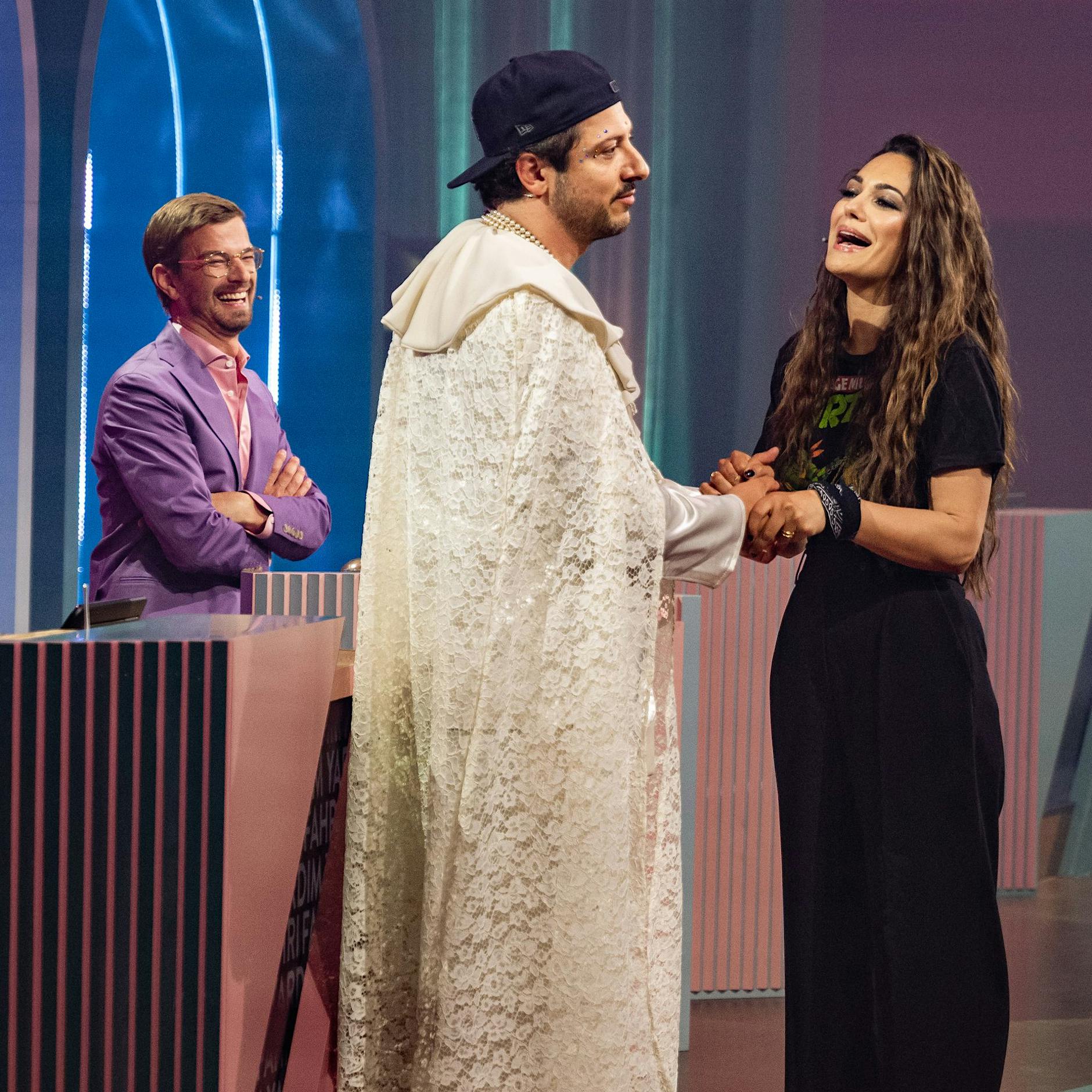 „Wer stiehlt mir die Show?“: Dieses Spiel ist KRASS! Nilam Farooq bringt Olli Schulz, Fahri Yardim und Joko Winterscheidt zum Weinen…