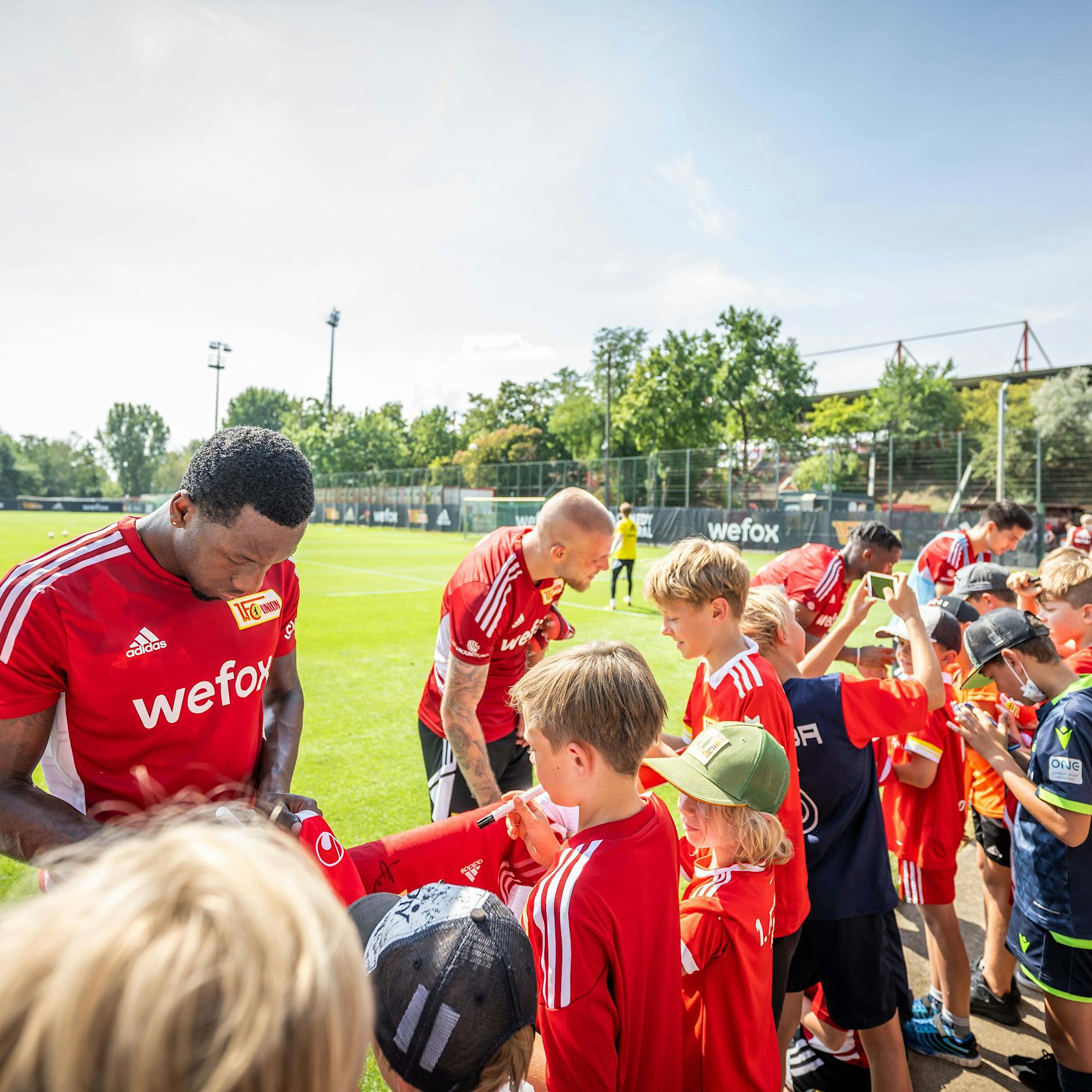Was ist denn da los? Der 1. FC Union macht jetzt beim Training die Schotten dicht