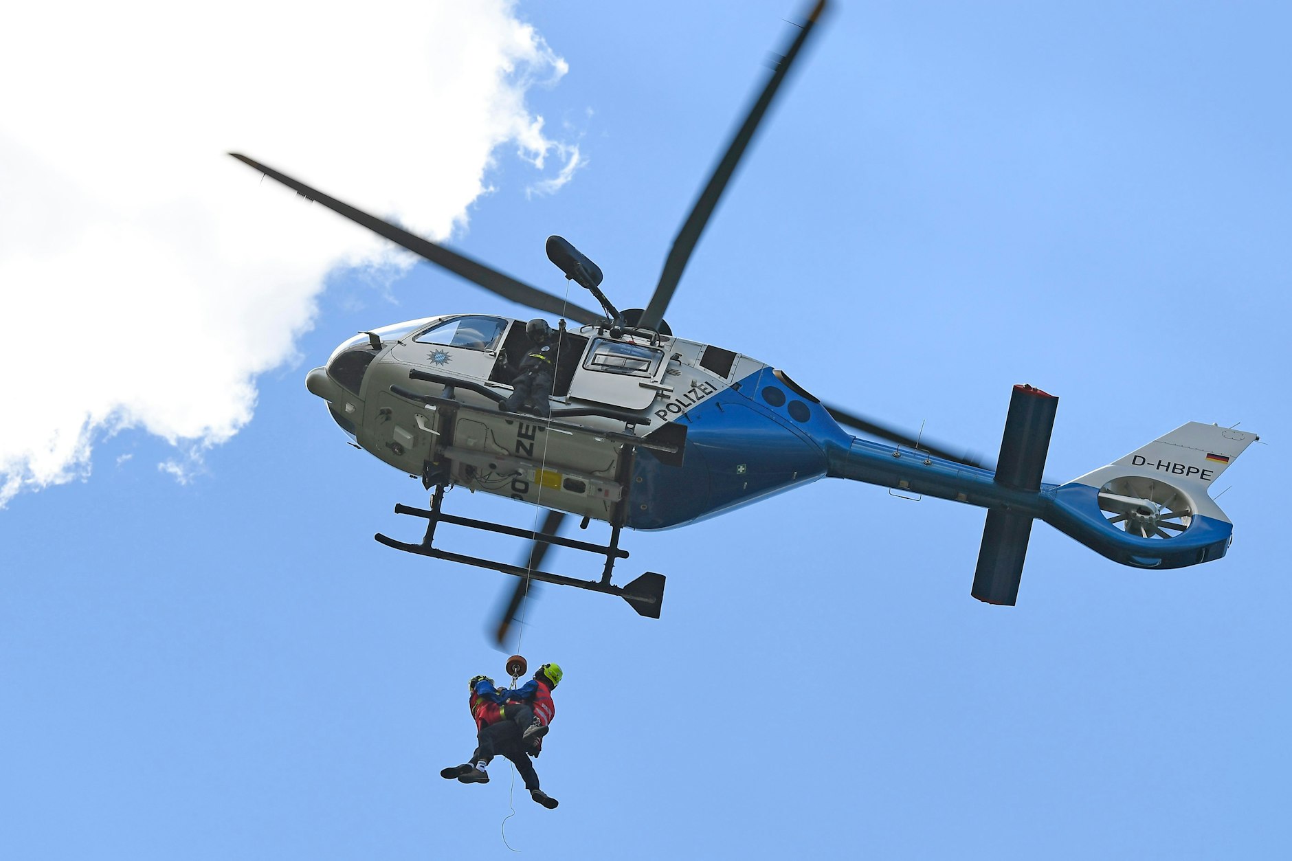 Die Bergwacht bei einem Einsatz in den Berchtesgadener Bergen: Oft enden Wandertouren tragisch.