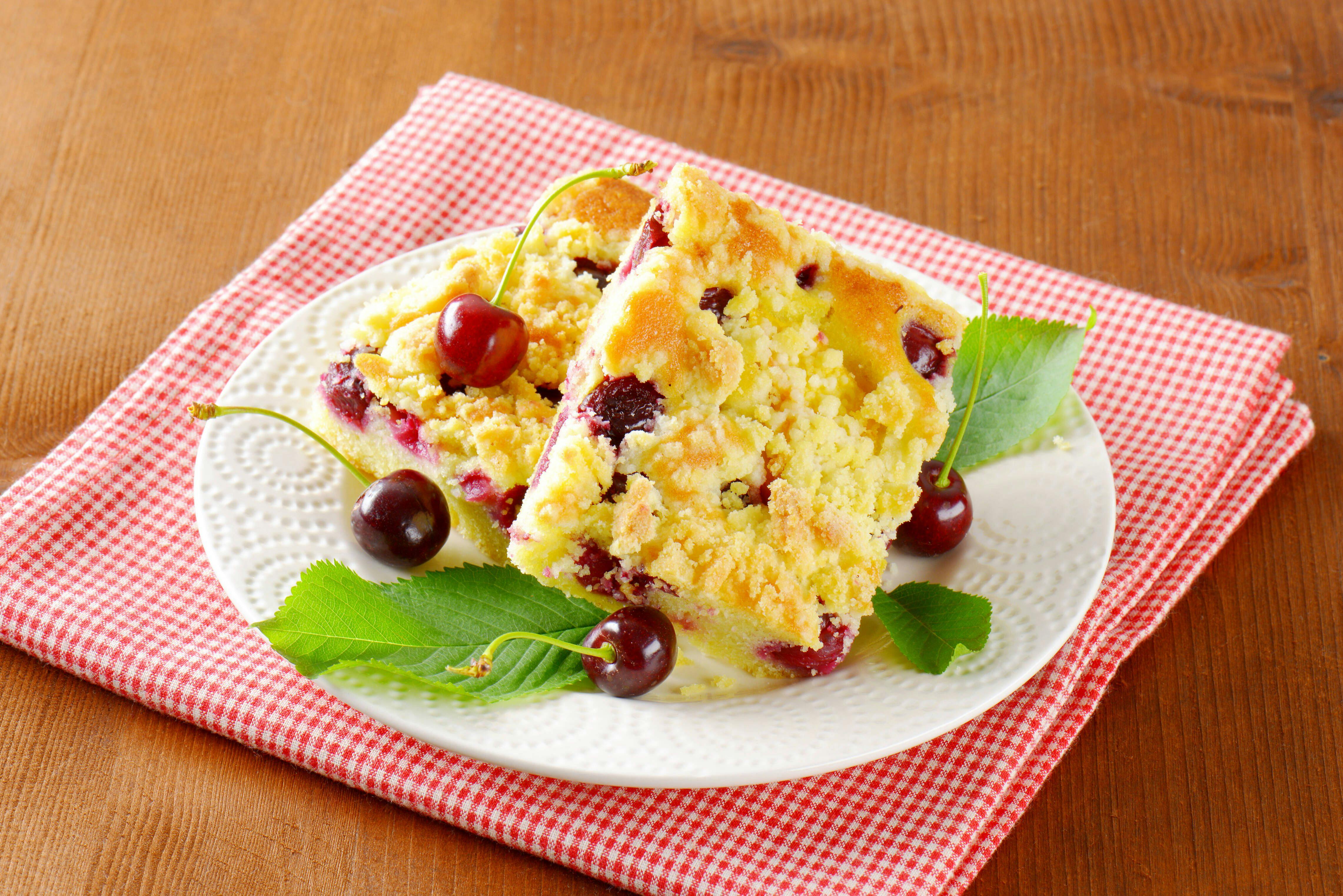 Blitz-Kuchen: Rezept für Kirsch-Streusel-Schnitten! So zart, buttrig ...