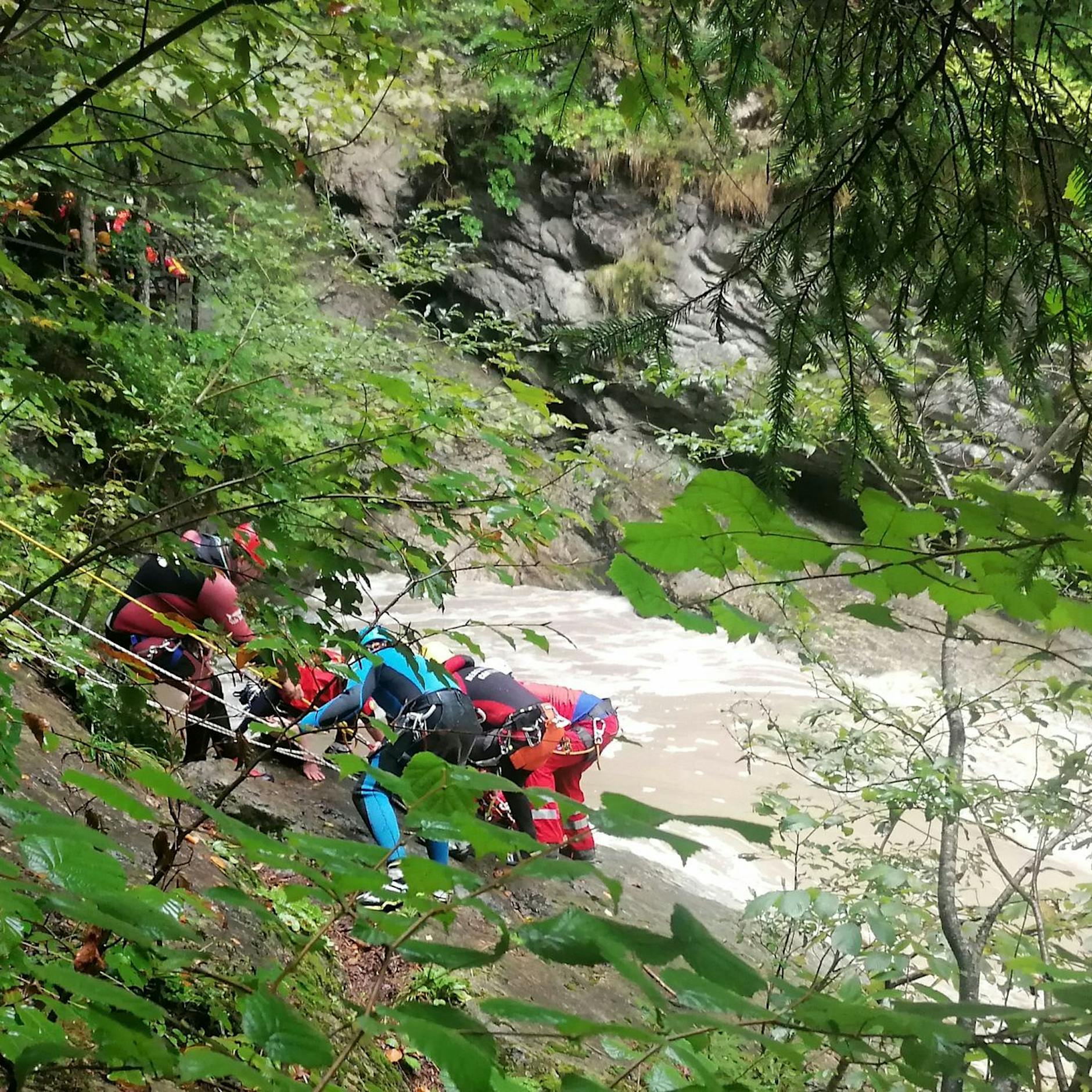 Tragisches Canyoning-Unglück im Allgäu: 27-Jährige von der Flut mitgerissen – jetzt ist sie tot