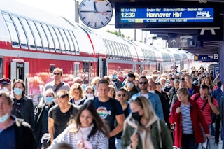 9-Euro-Ticket: Alle wollen es, aber… Diese Frauen sind froh, dass es den Billig-Fahrschein nicht mehr gibt – und DAS ist der Grund